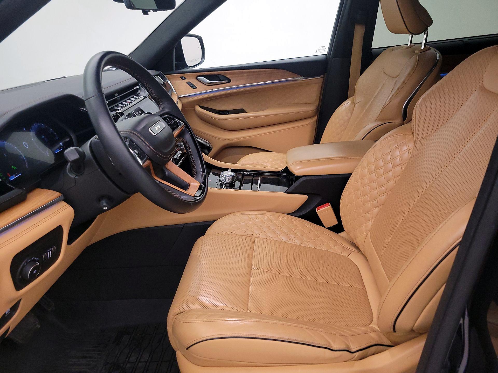 Thumbnail: 2023 Jeep Grand Cherokee L - 11