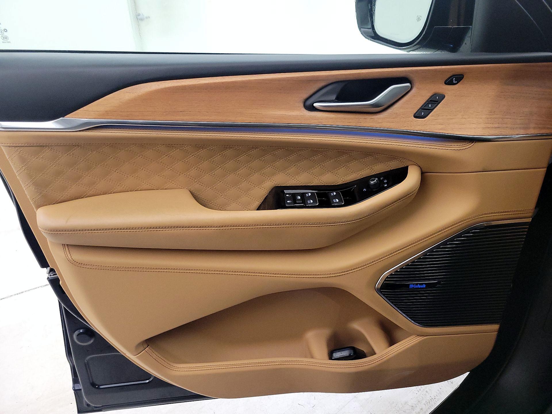 Thumbnail: 2023 Jeep Grand Cherokee L - 12