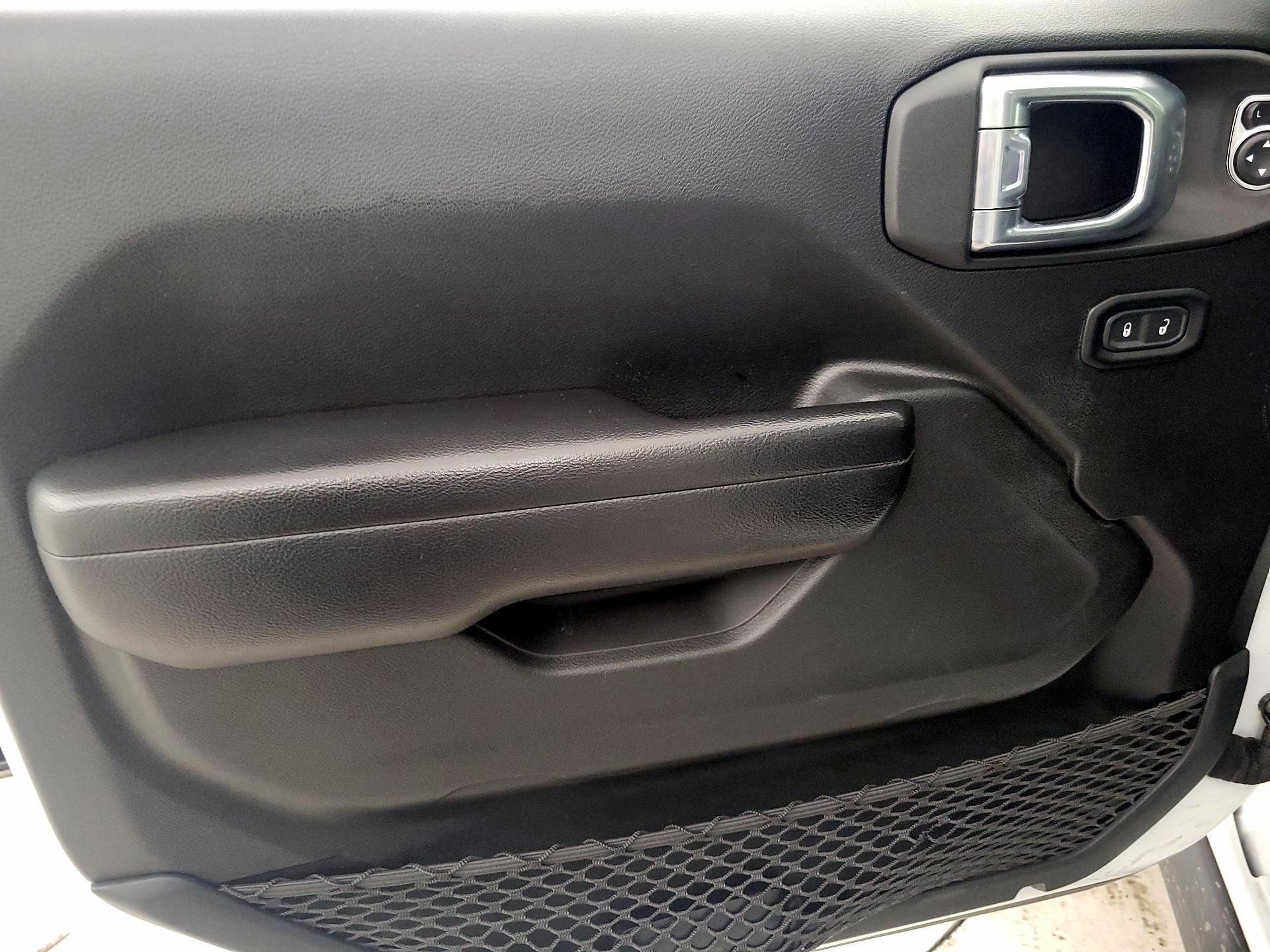 Thumbnail: 2021 Jeep Gladiator - 12