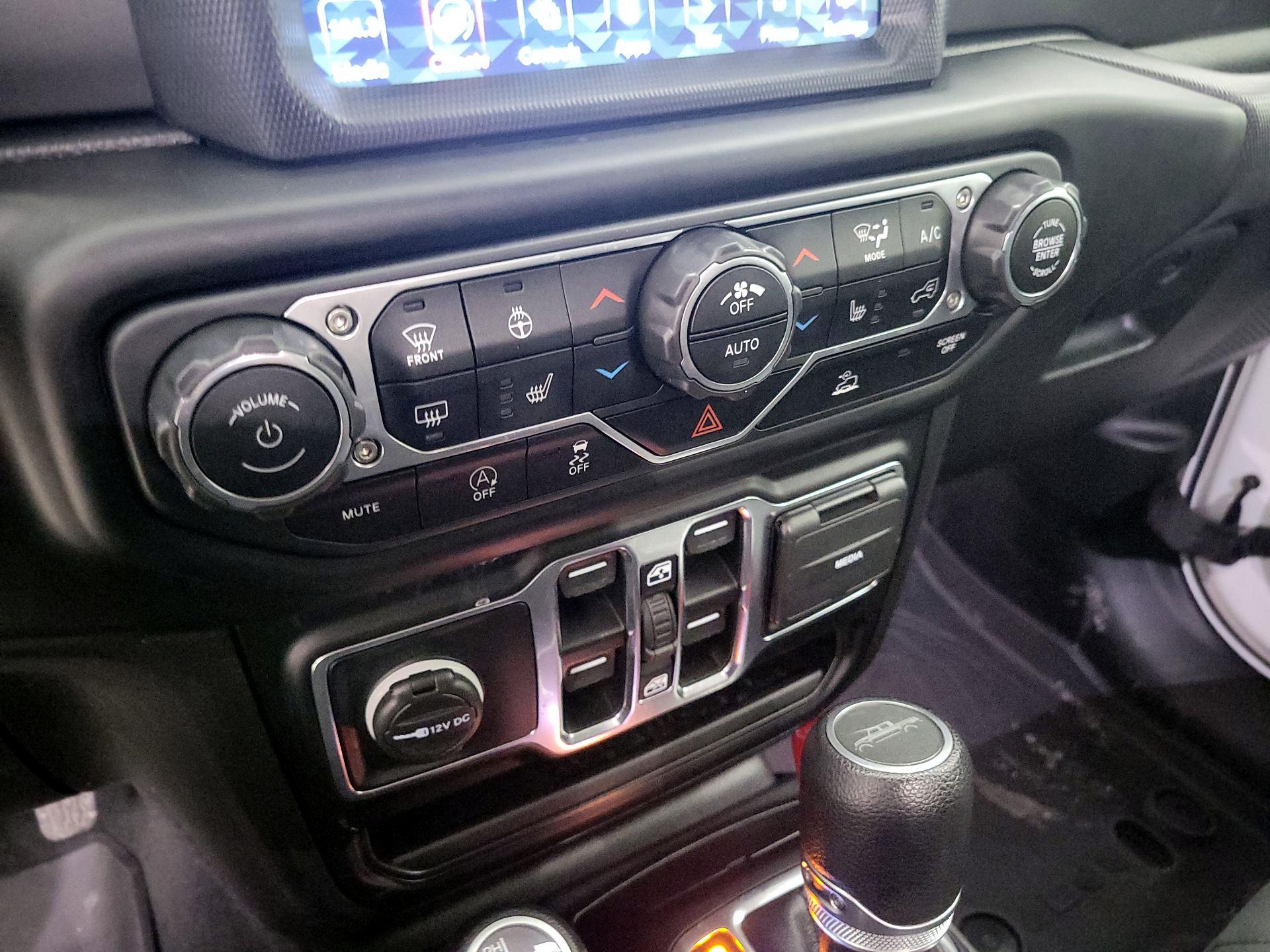 Thumbnail: 2021 Jeep Gladiator - 16