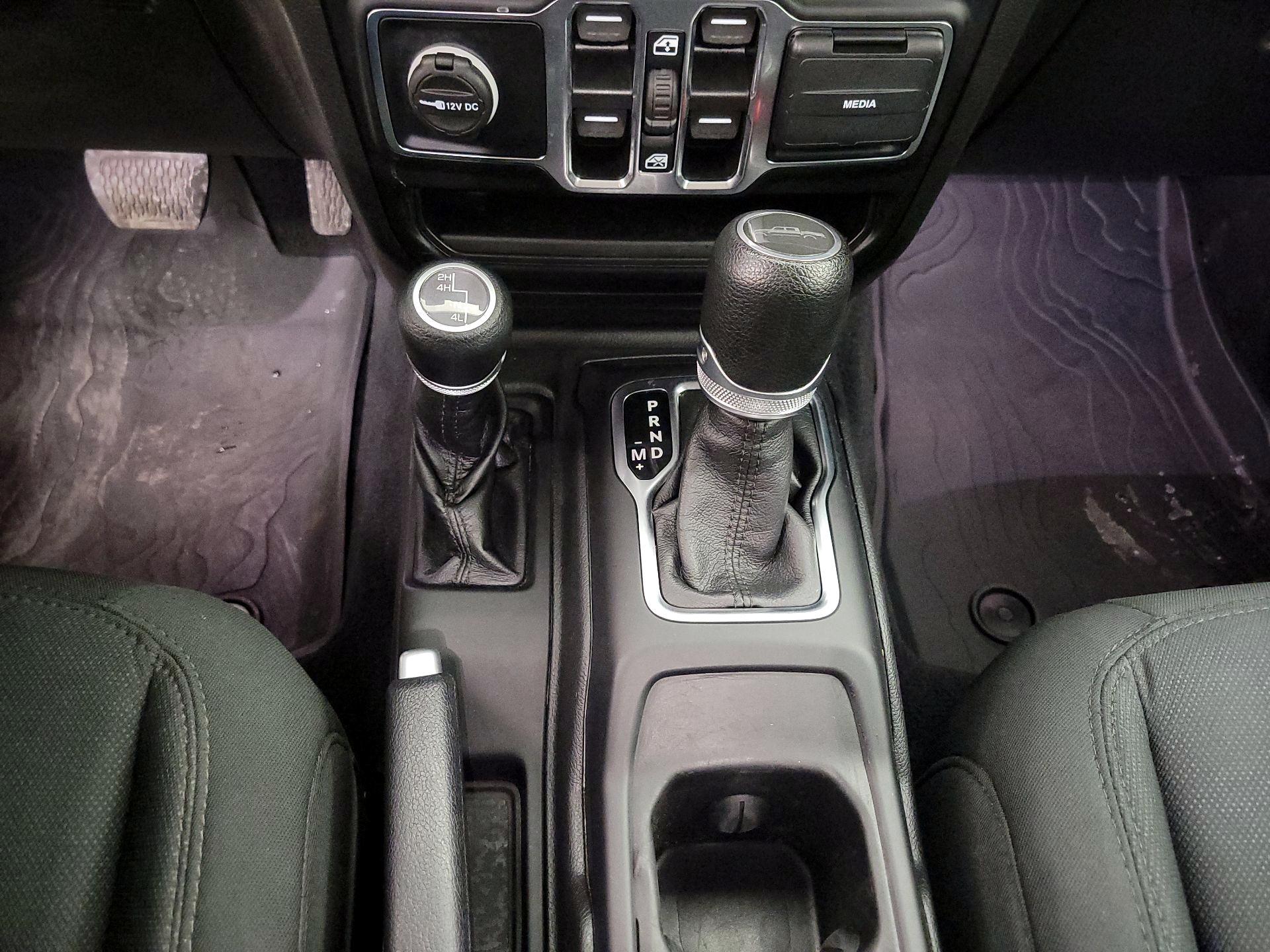 Thumbnail: 2021 Jeep Gladiator - 17