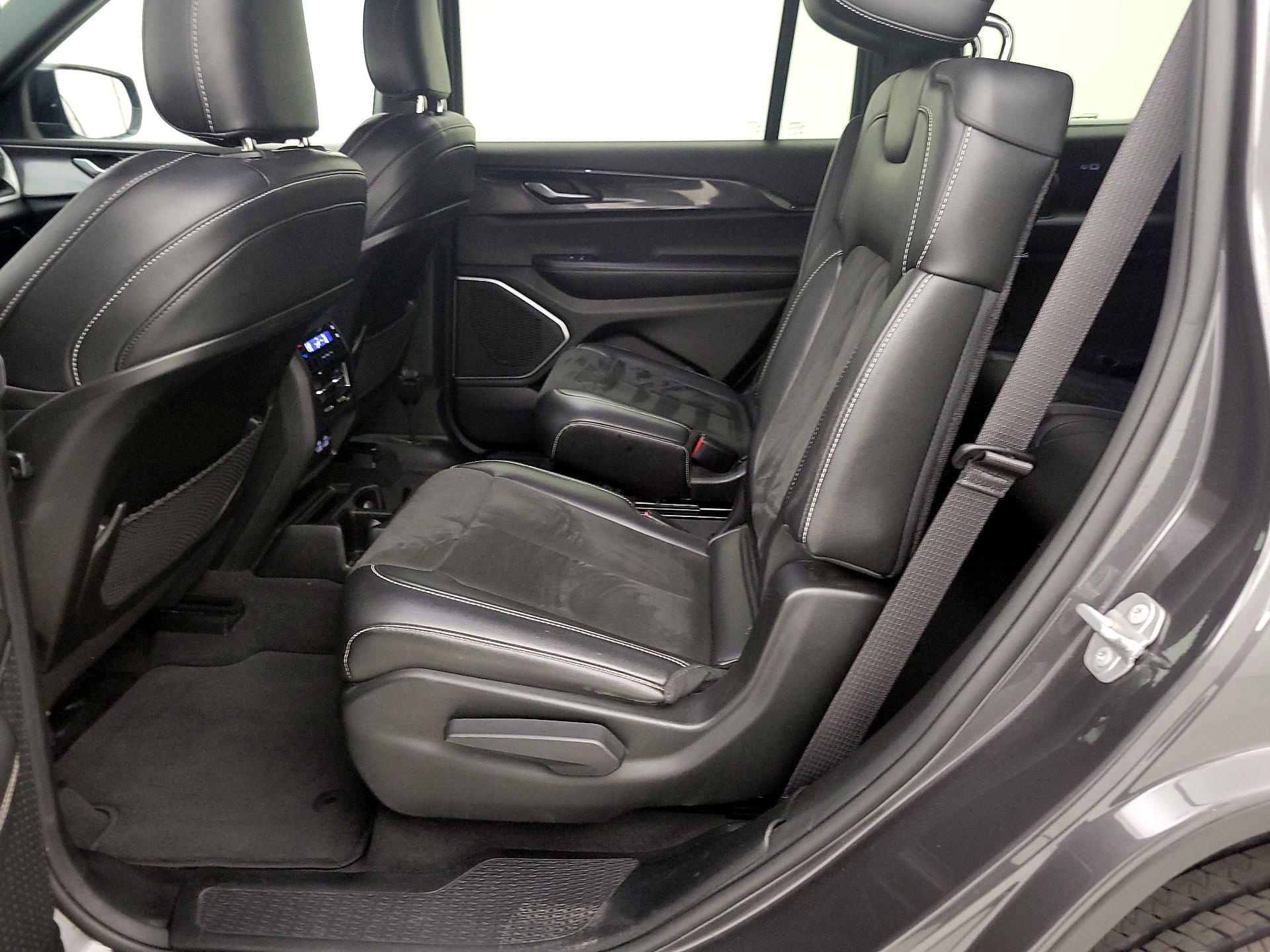 Thumbnail: 2021 Jeep Grand Cherokee L - 20