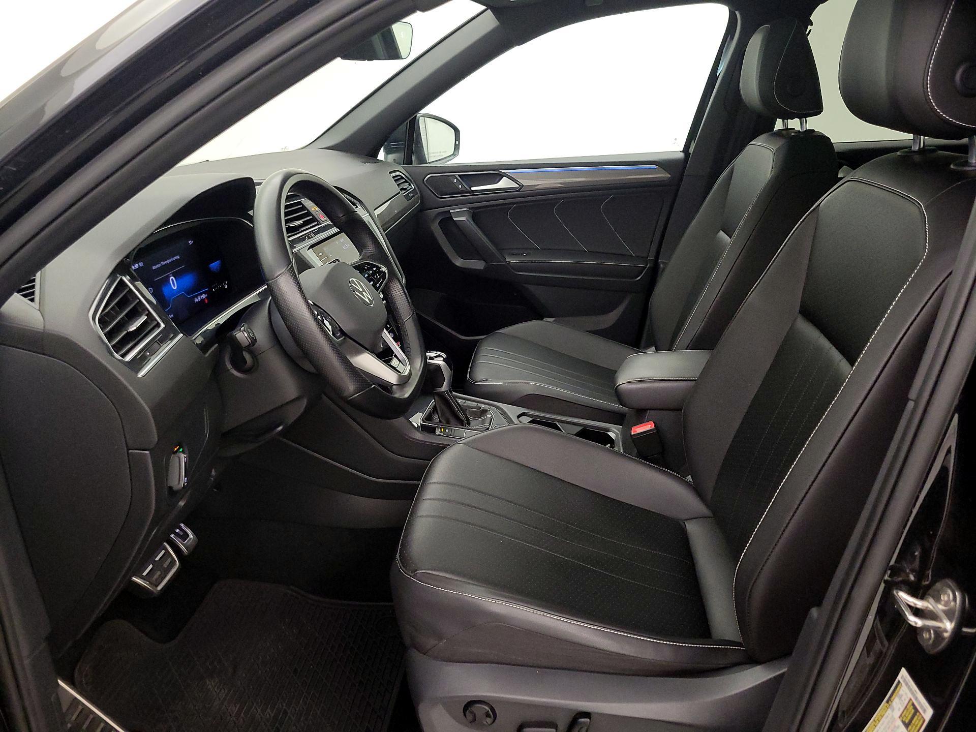 Thumbnail: 2022 Volkswagen Tiguan - 11