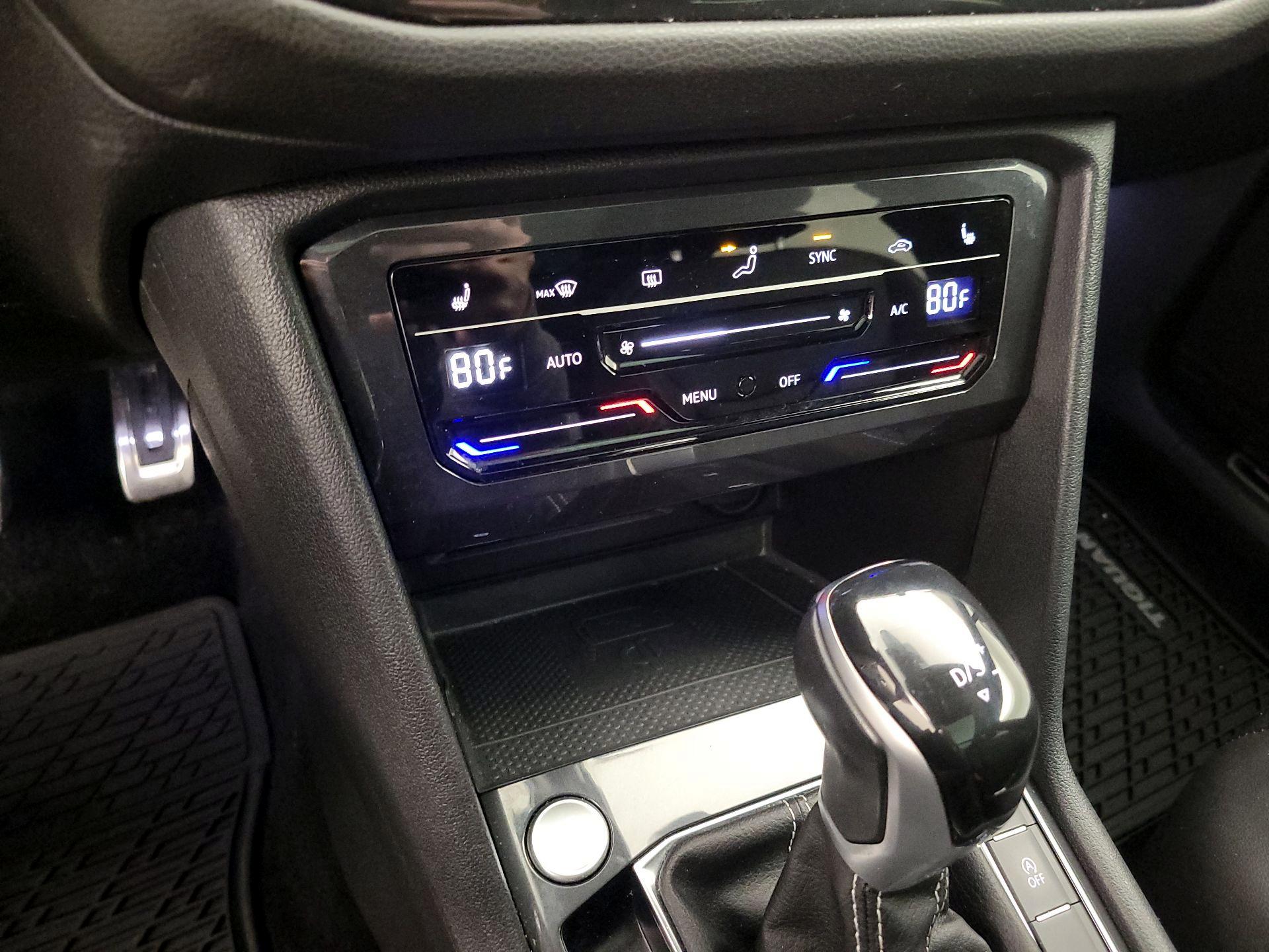 Thumbnail: 2022 Volkswagen Tiguan - 16