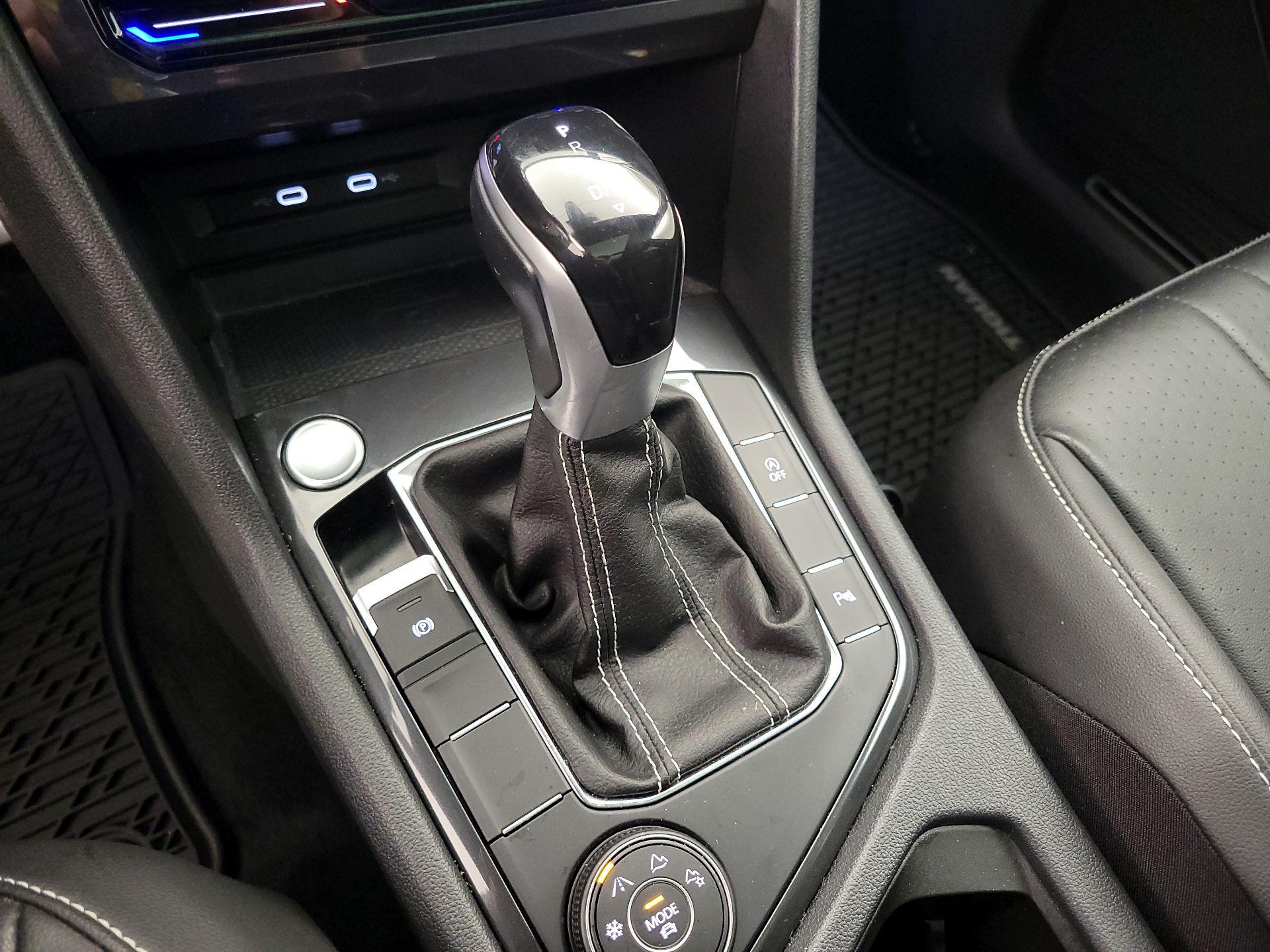 Thumbnail: 2022 Volkswagen Tiguan - 17