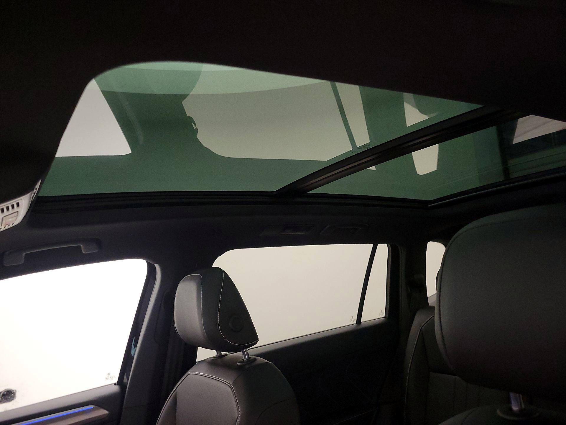 Thumbnail: 2022 Volkswagen Tiguan - 19