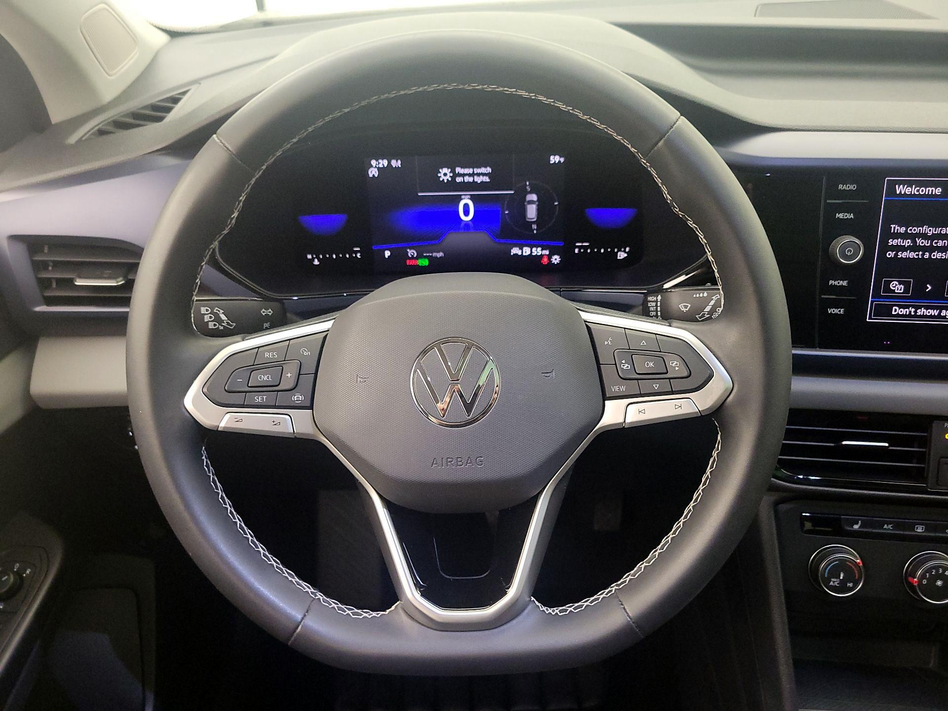 Thumbnail: 2022 Volkswagen Taos - 10