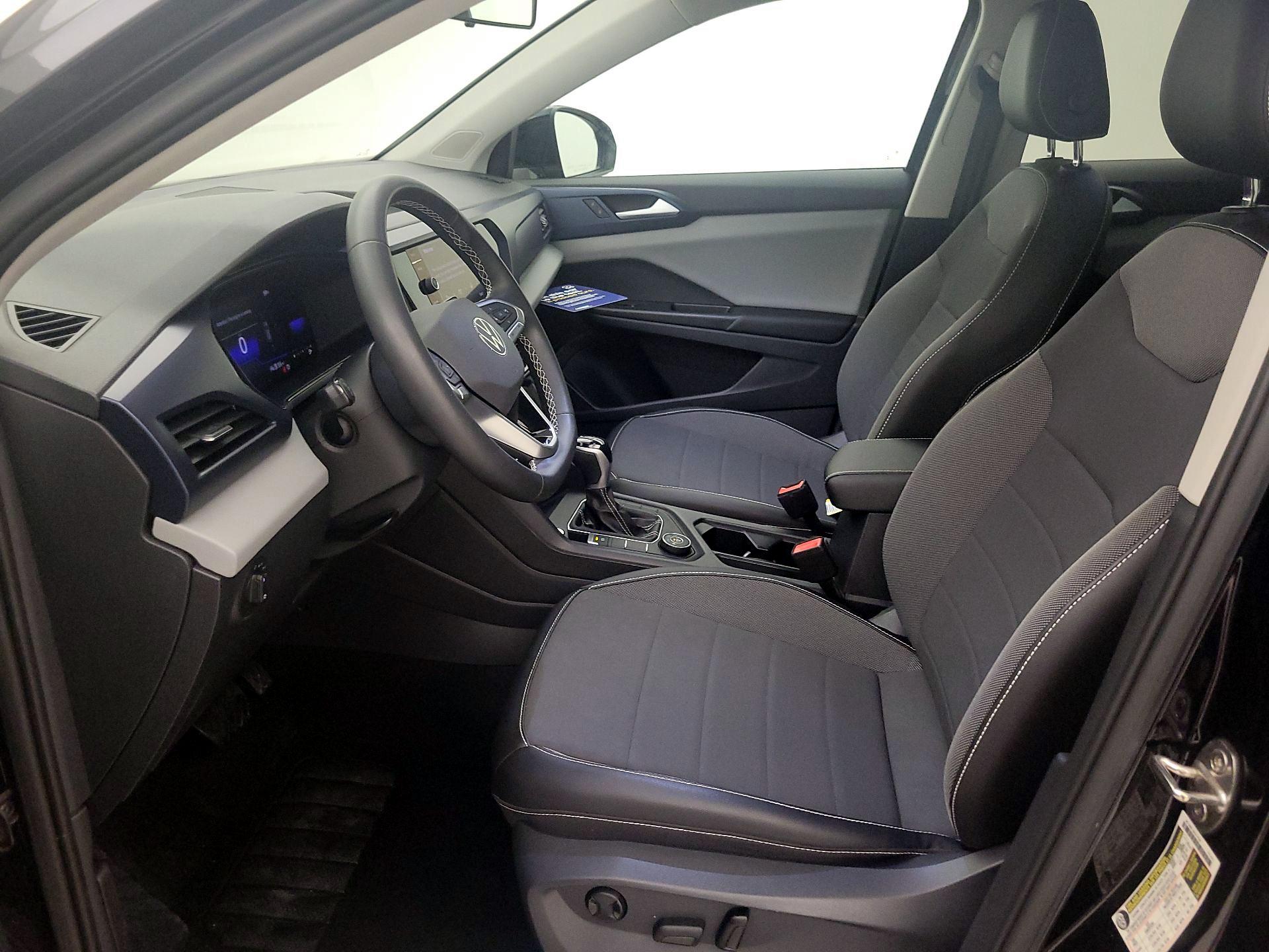 Thumbnail: 2022 Volkswagen Taos - 11