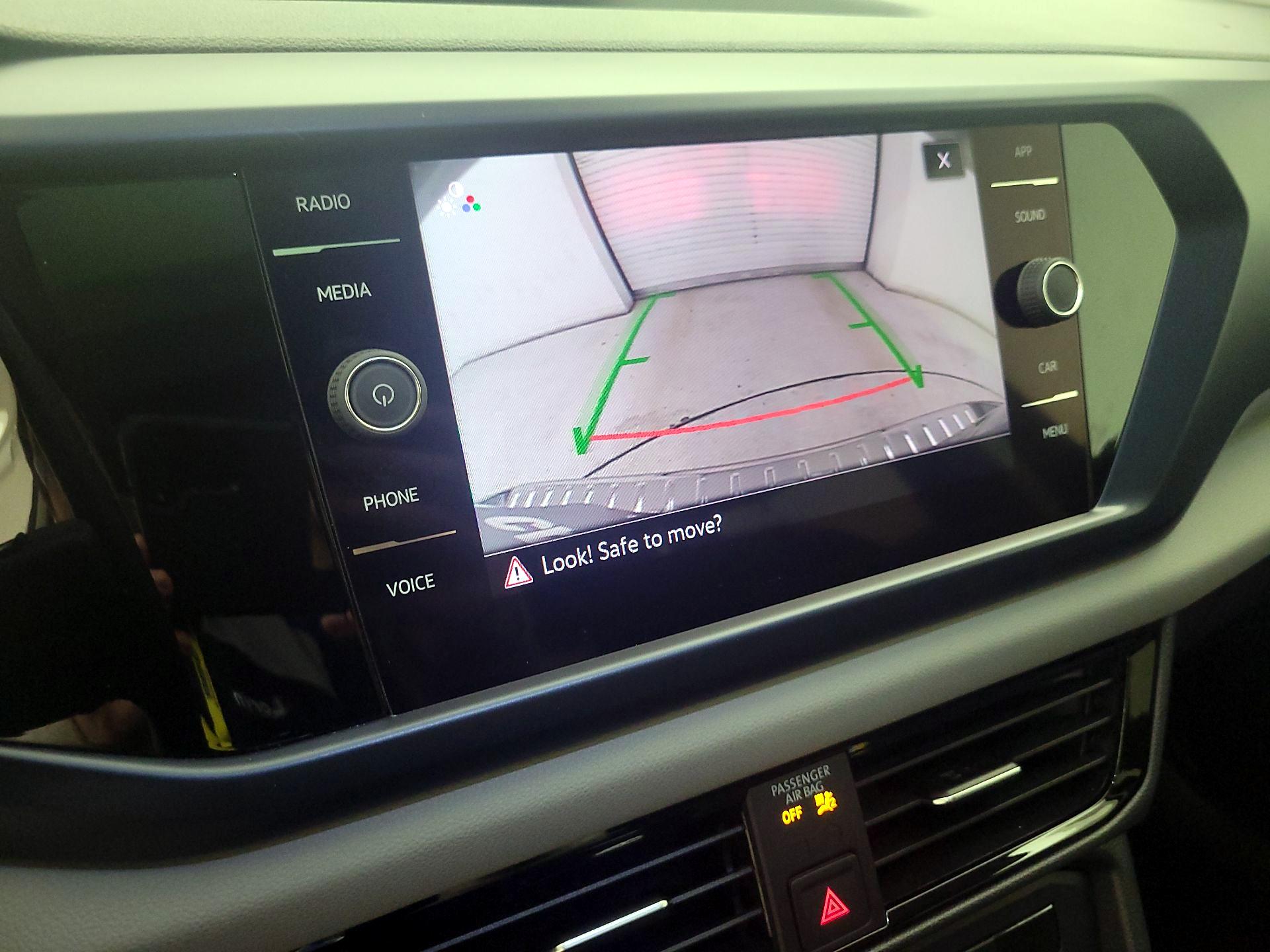 Thumbnail: 2022 Volkswagen Taos - 14