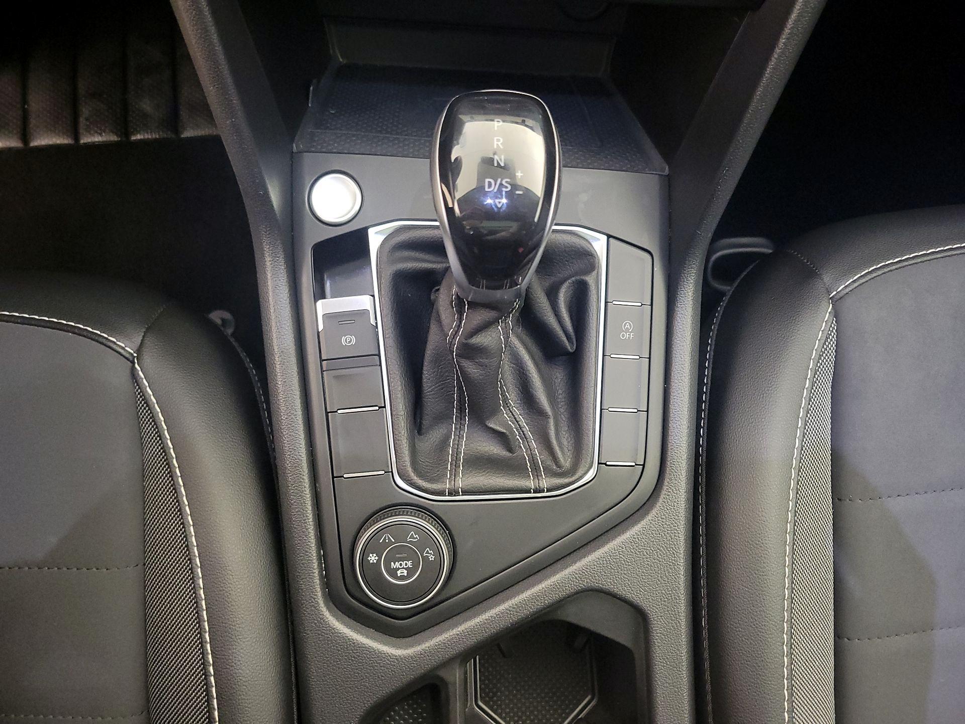 Thumbnail: 2022 Volkswagen Taos - 17