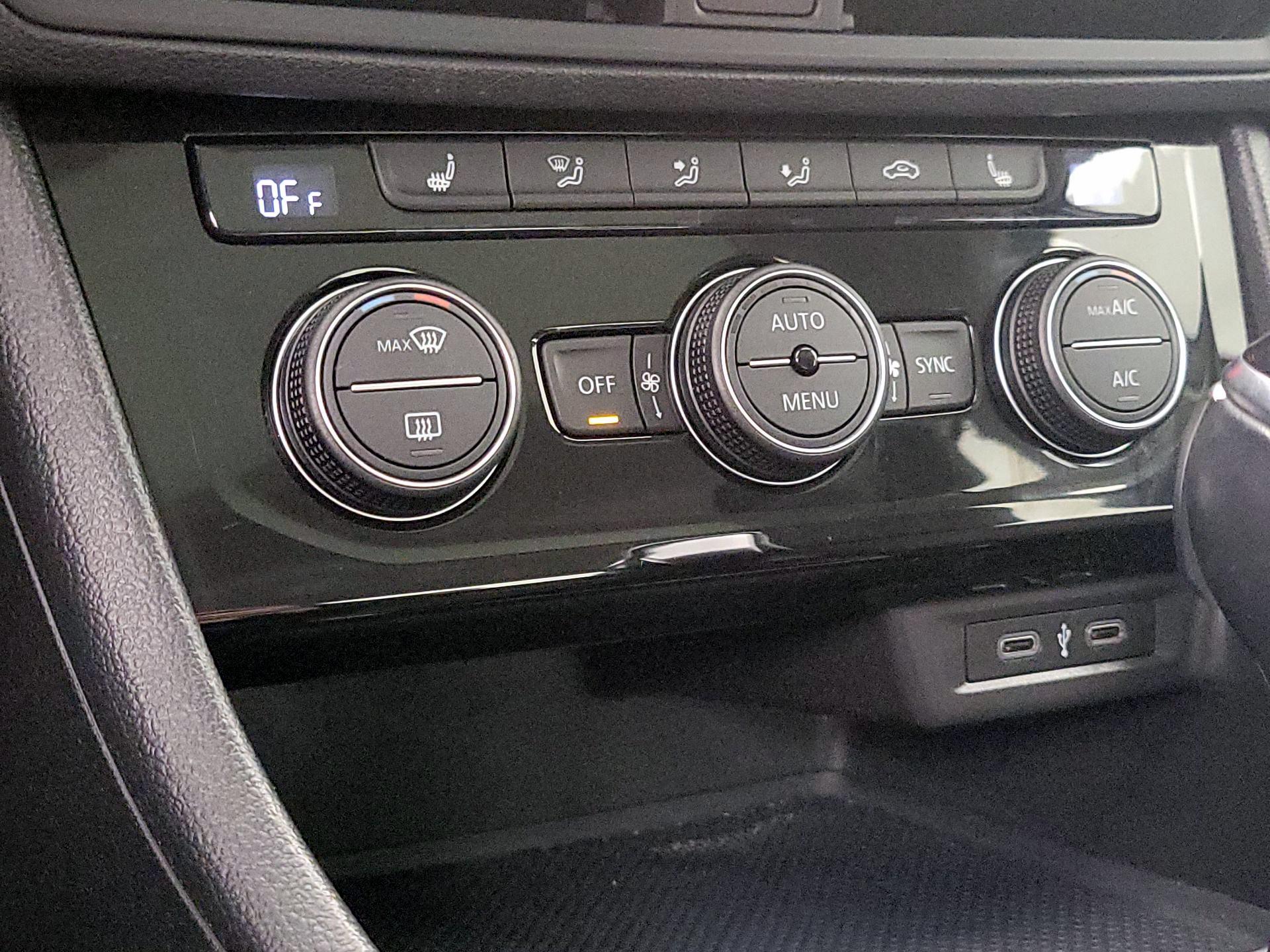 Thumbnail: 2023 Volkswagen Jetta - 16