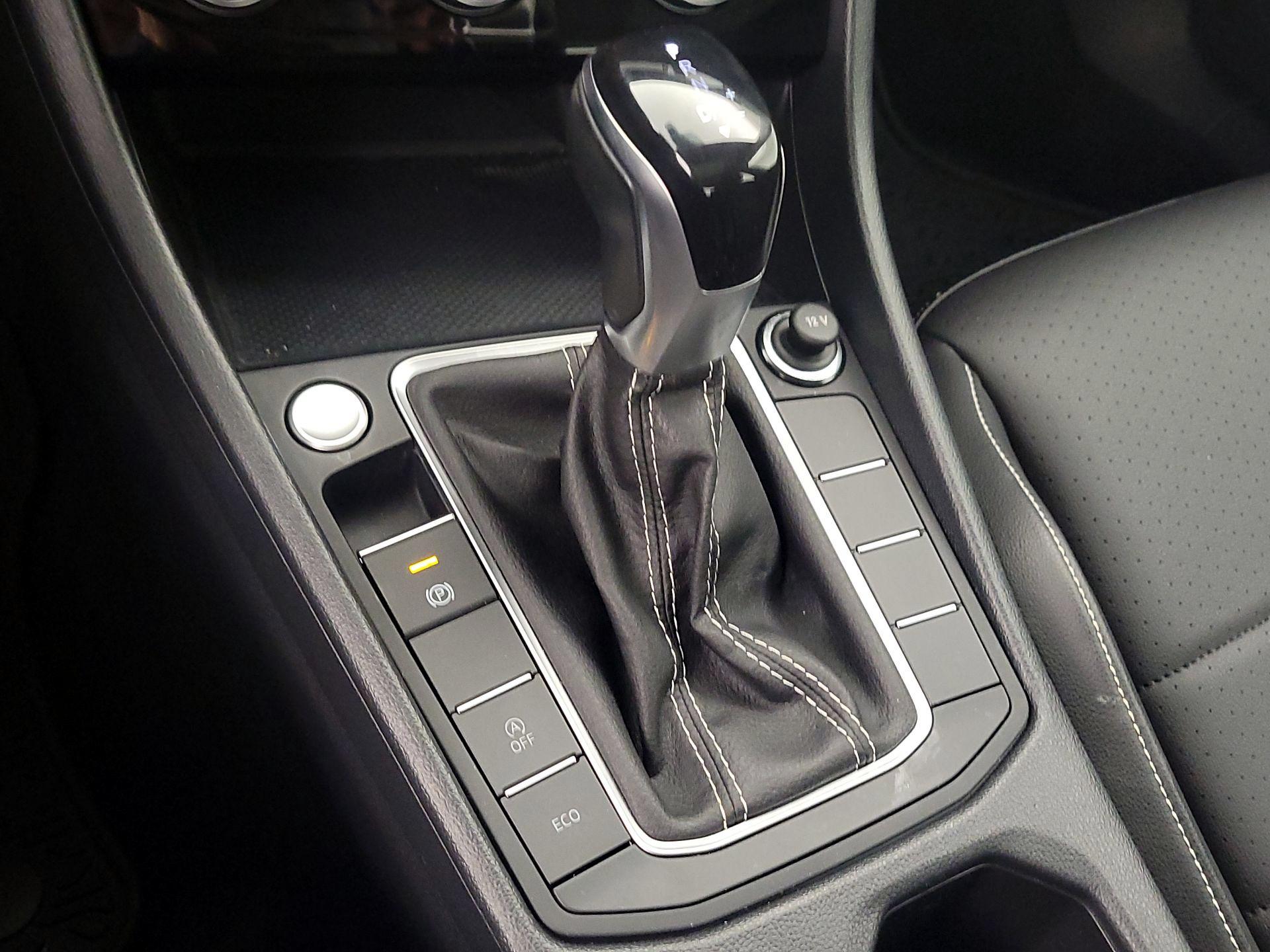 Thumbnail: 2023 Volkswagen Jetta - 17