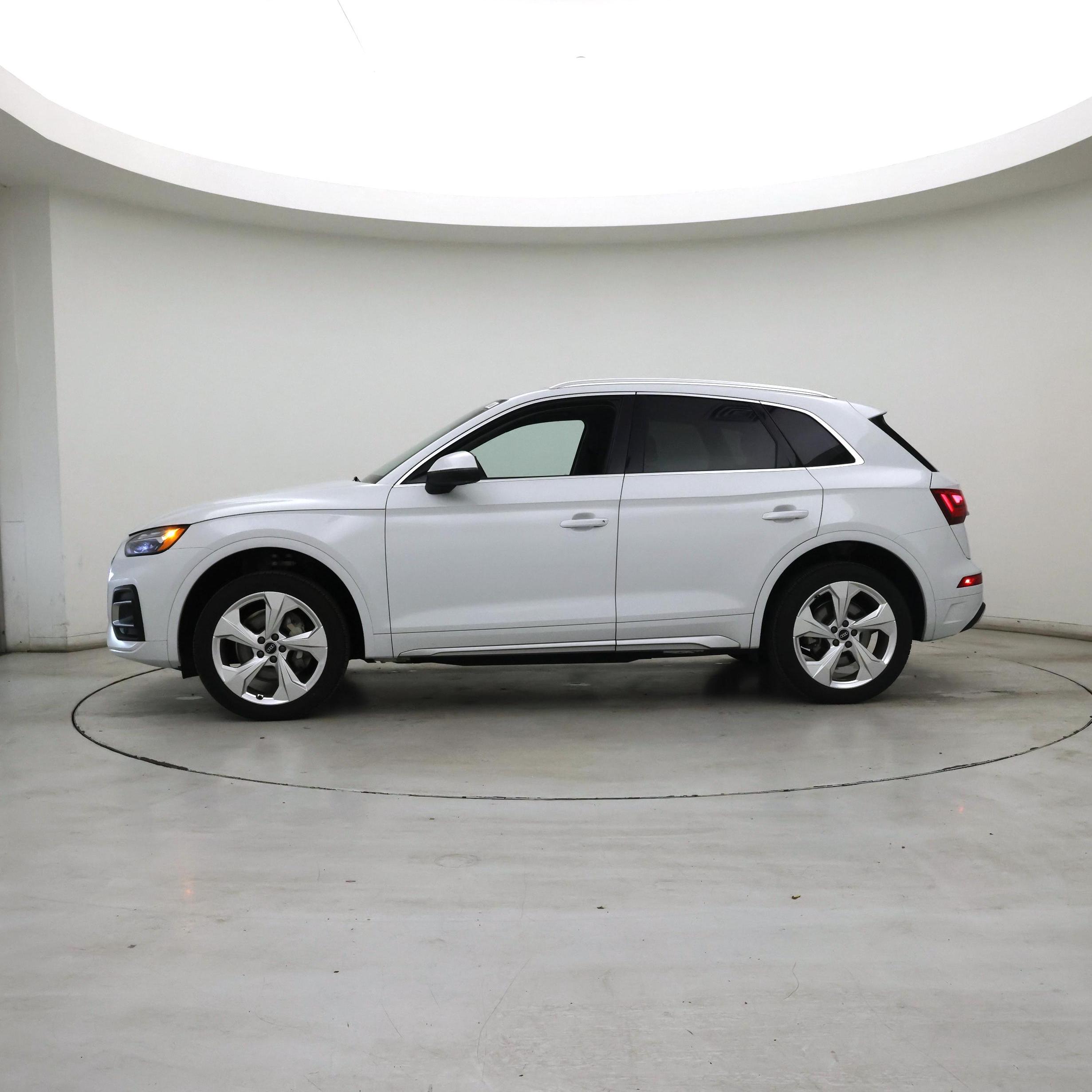 Thumbnail: 2021 Audi Q5 - 3