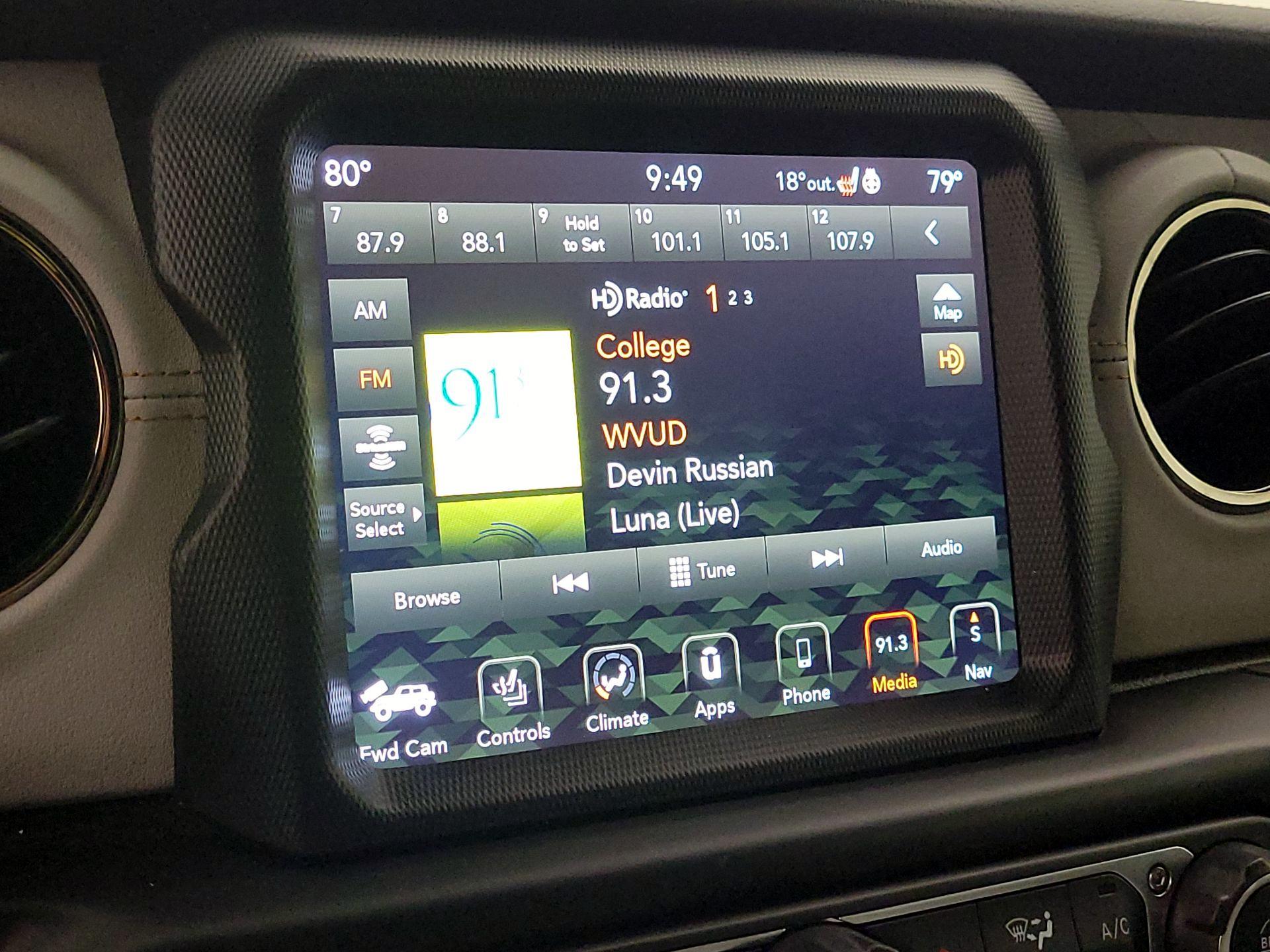 Thumbnail: 2022 Jeep Wrangler - 16