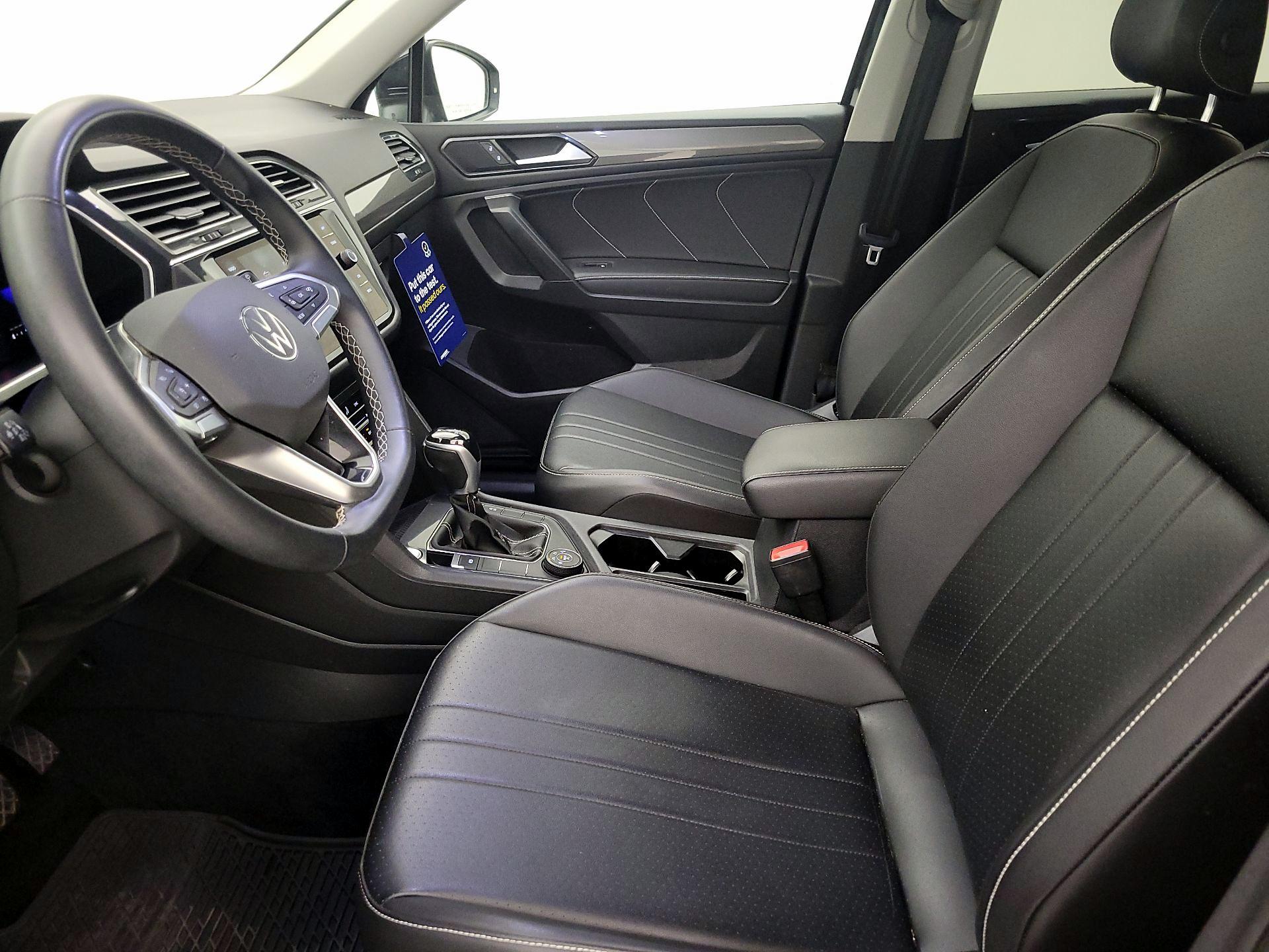 Thumbnail: 2022 Volkswagen Tiguan - 11