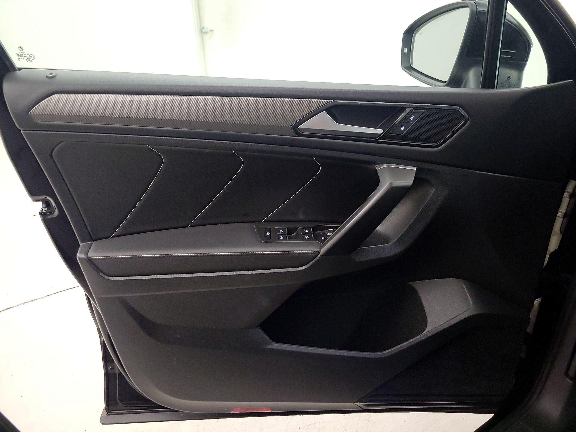 Thumbnail: 2022 Volkswagen Tiguan - 12