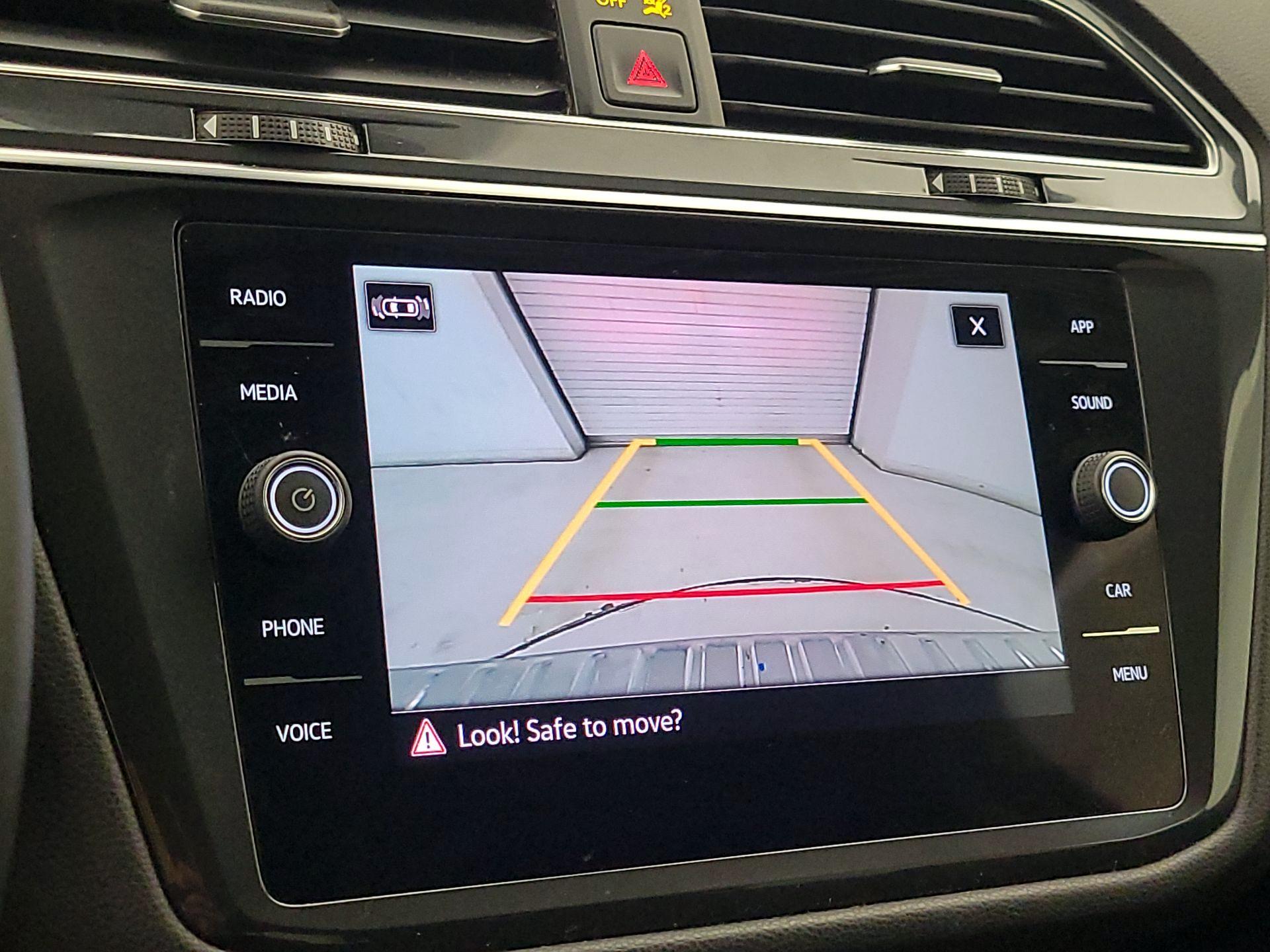 Thumbnail: 2022 Volkswagen Tiguan - 14