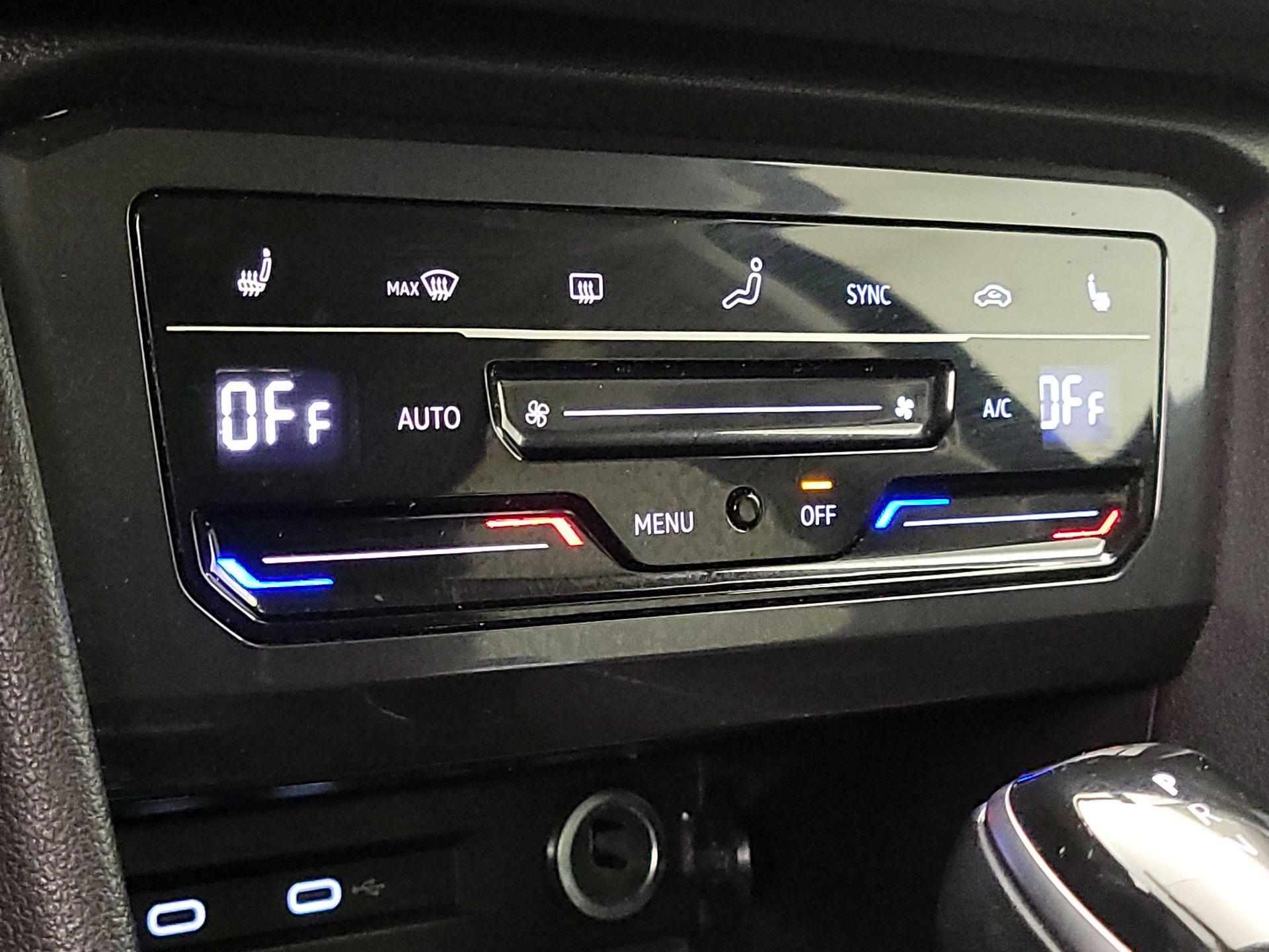 Thumbnail: 2022 Volkswagen Tiguan - 16