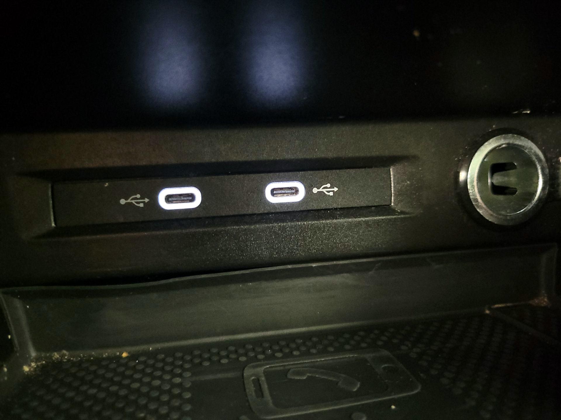 Thumbnail: 2022 Volkswagen Tiguan - 18