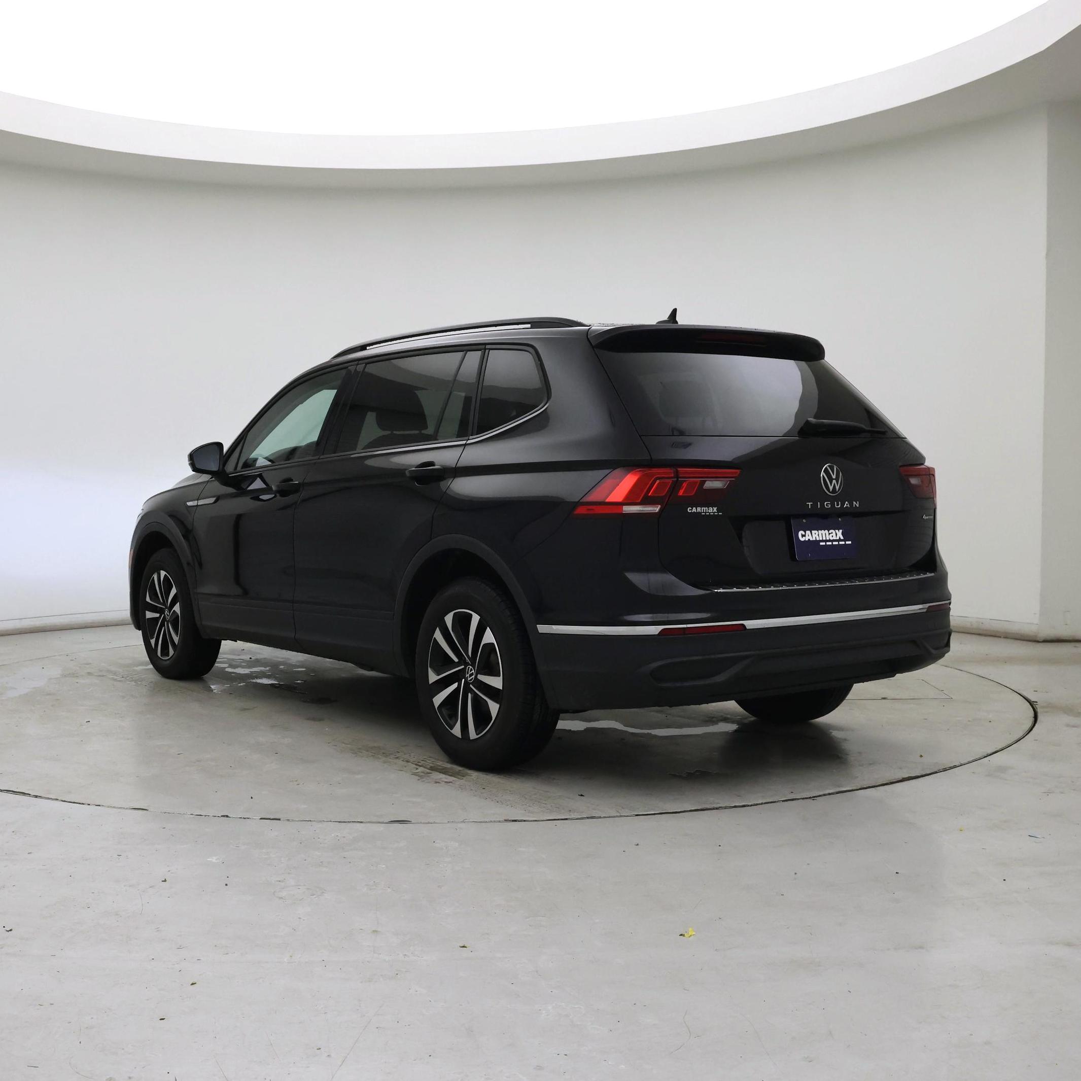 Thumbnail: 2022 Volkswagen Tiguan - 2