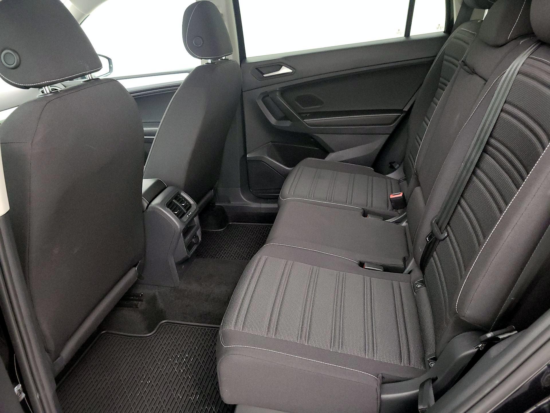 Thumbnail: 2022 Volkswagen Tiguan - 19