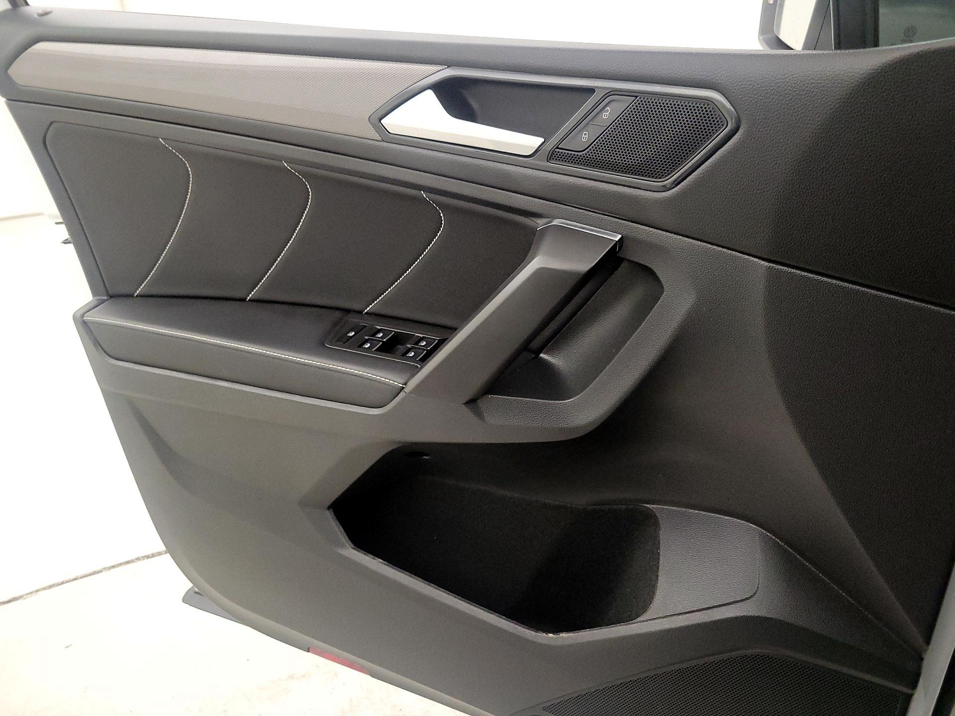 Thumbnail: 2022 Volkswagen Tiguan - 12