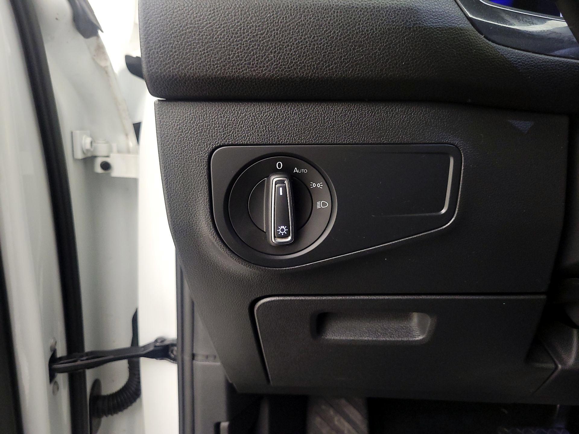 Thumbnail: 2022 Volkswagen Tiguan - 13