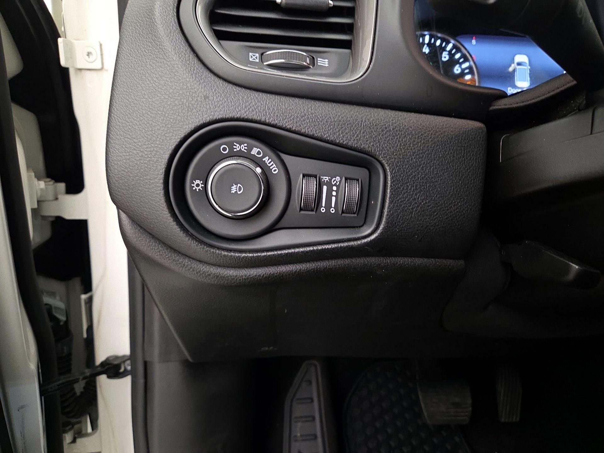 Thumbnail: 2022 Jeep Renegade - 13