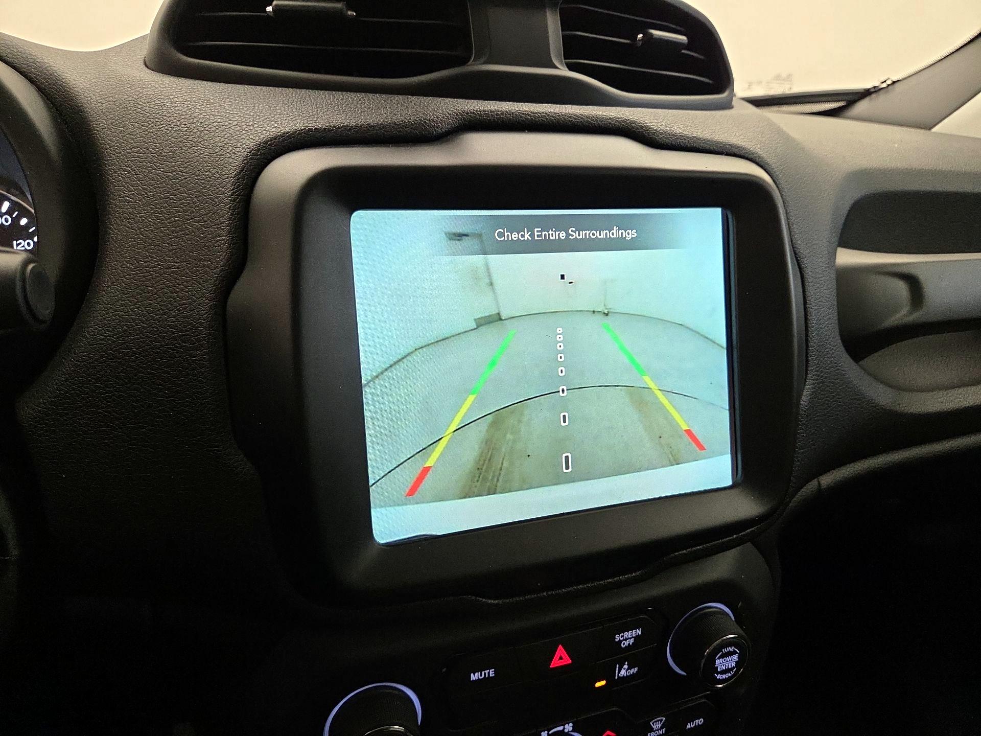 Thumbnail: 2022 Jeep Renegade - 15