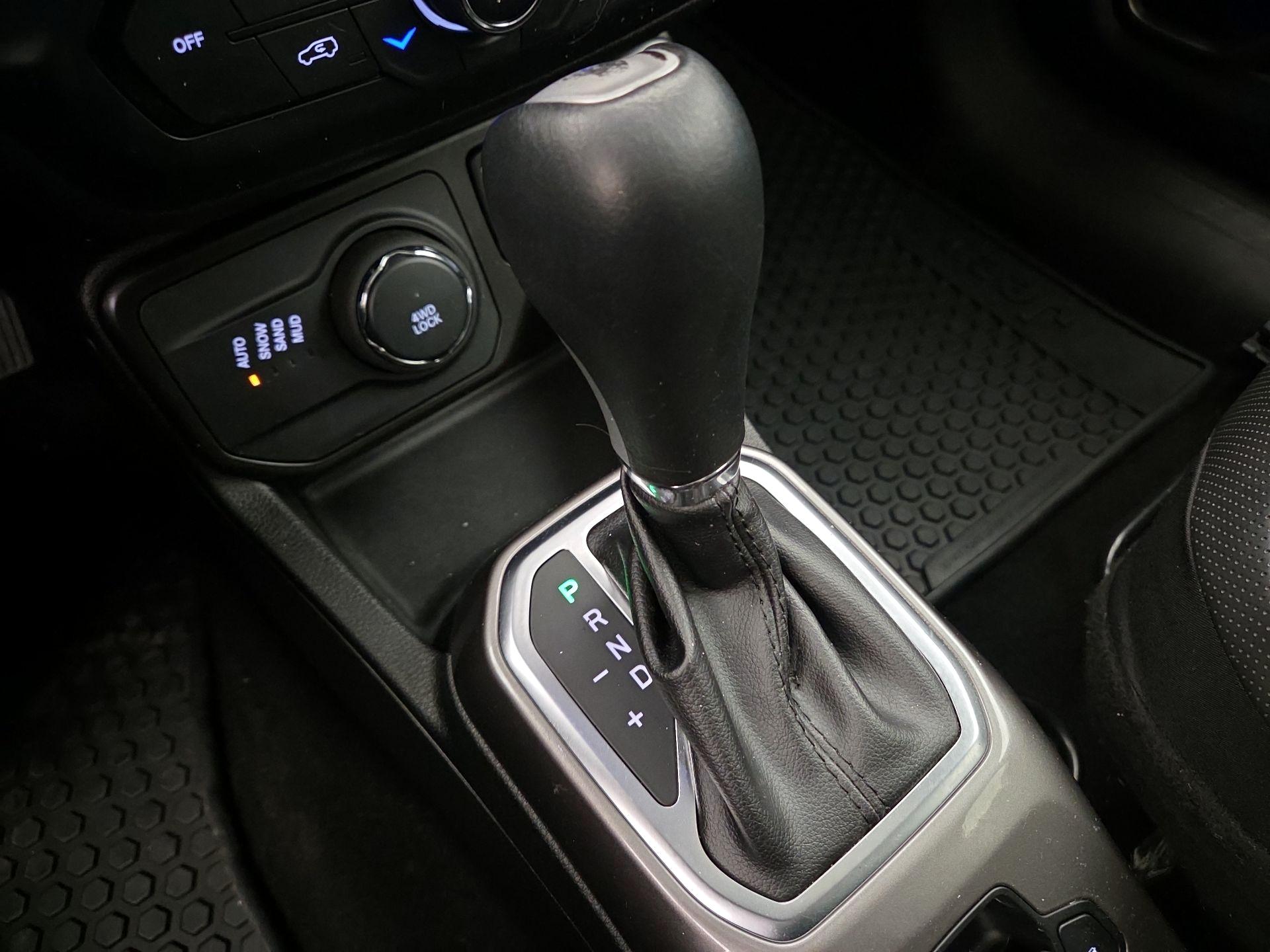 Thumbnail: 2022 Jeep Renegade - 18