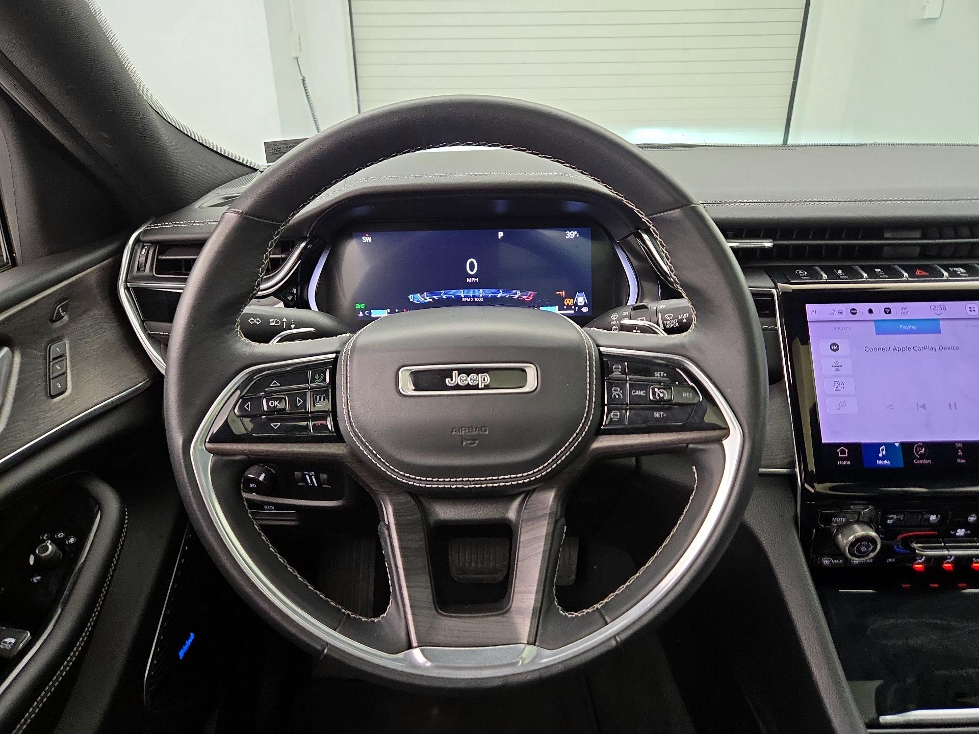 Thumbnail: 2022 Jeep Grand Cherokee - 10