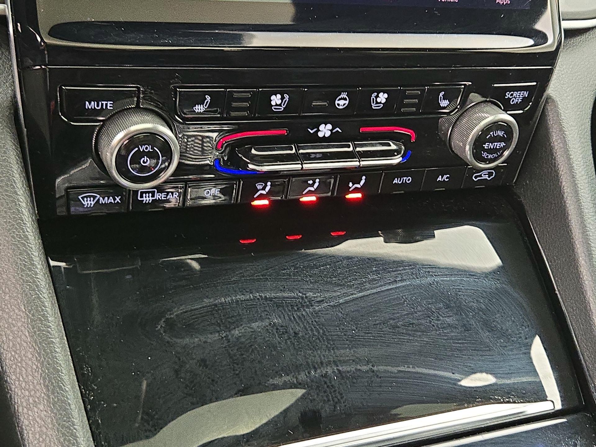 Thumbnail: 2022 Jeep Grand Cherokee - 17