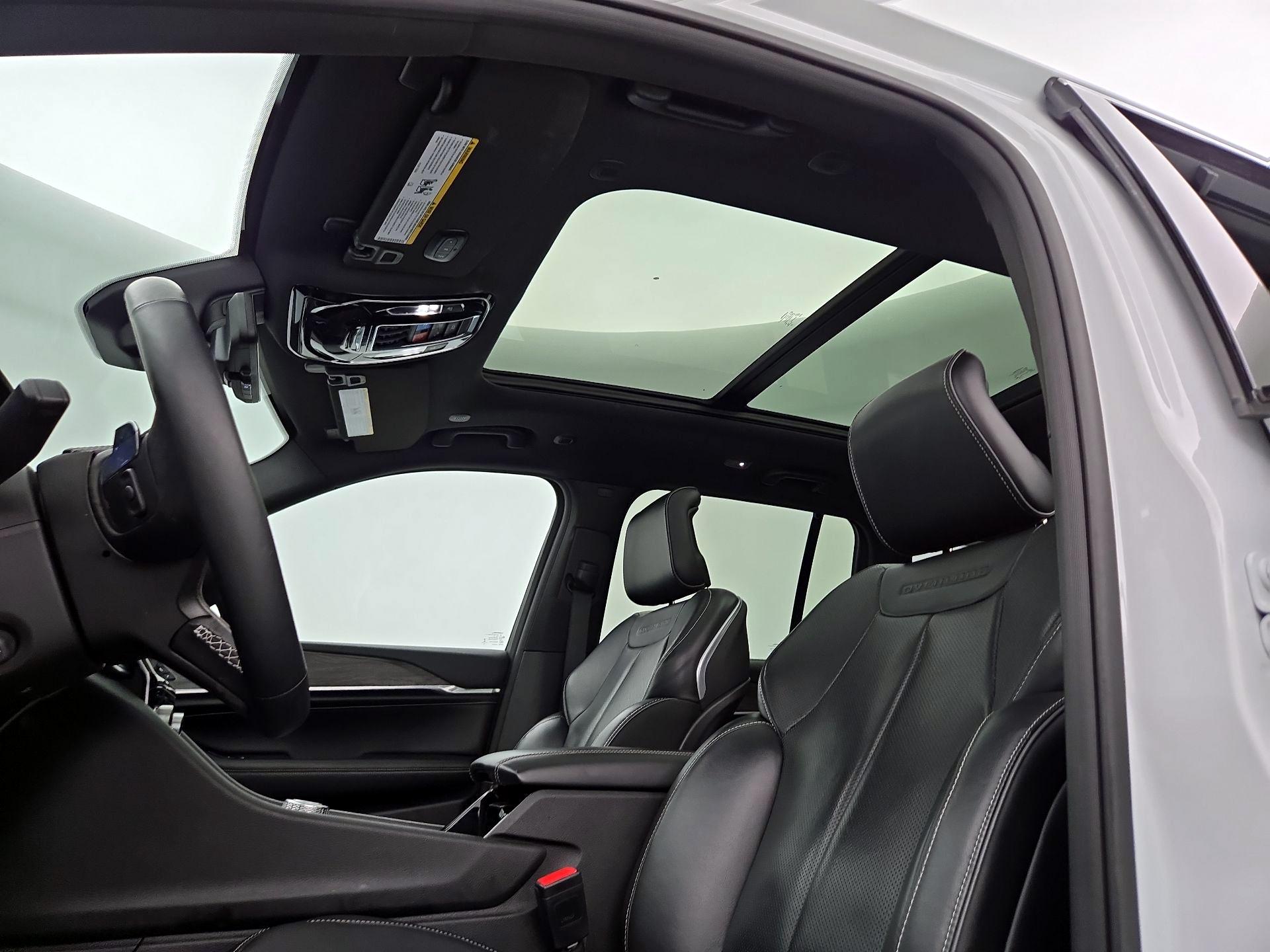 Thumbnail: 2022 Jeep Grand Cherokee - 20