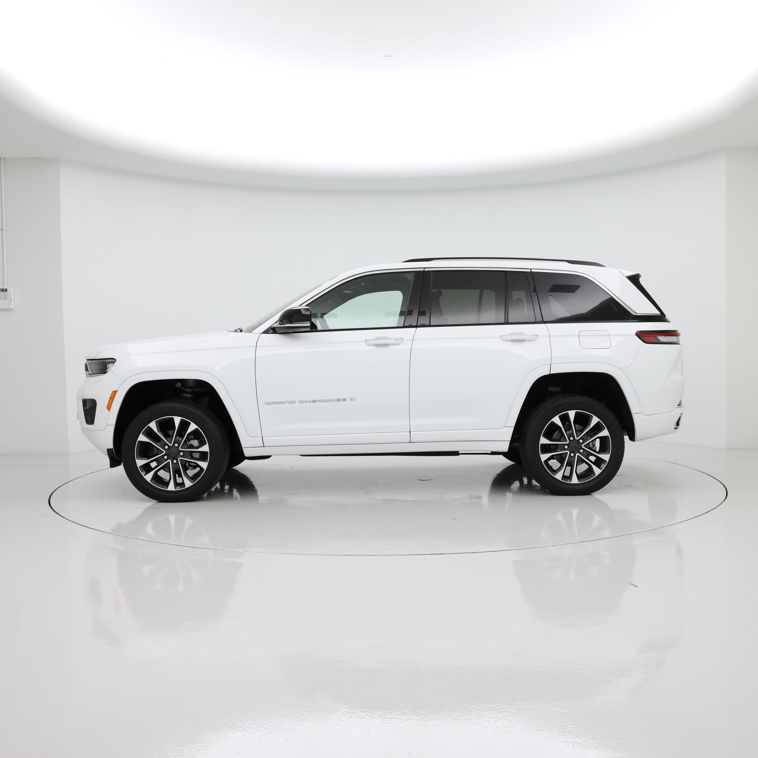 Thumbnail: 2022 Jeep Grand Cherokee - 3