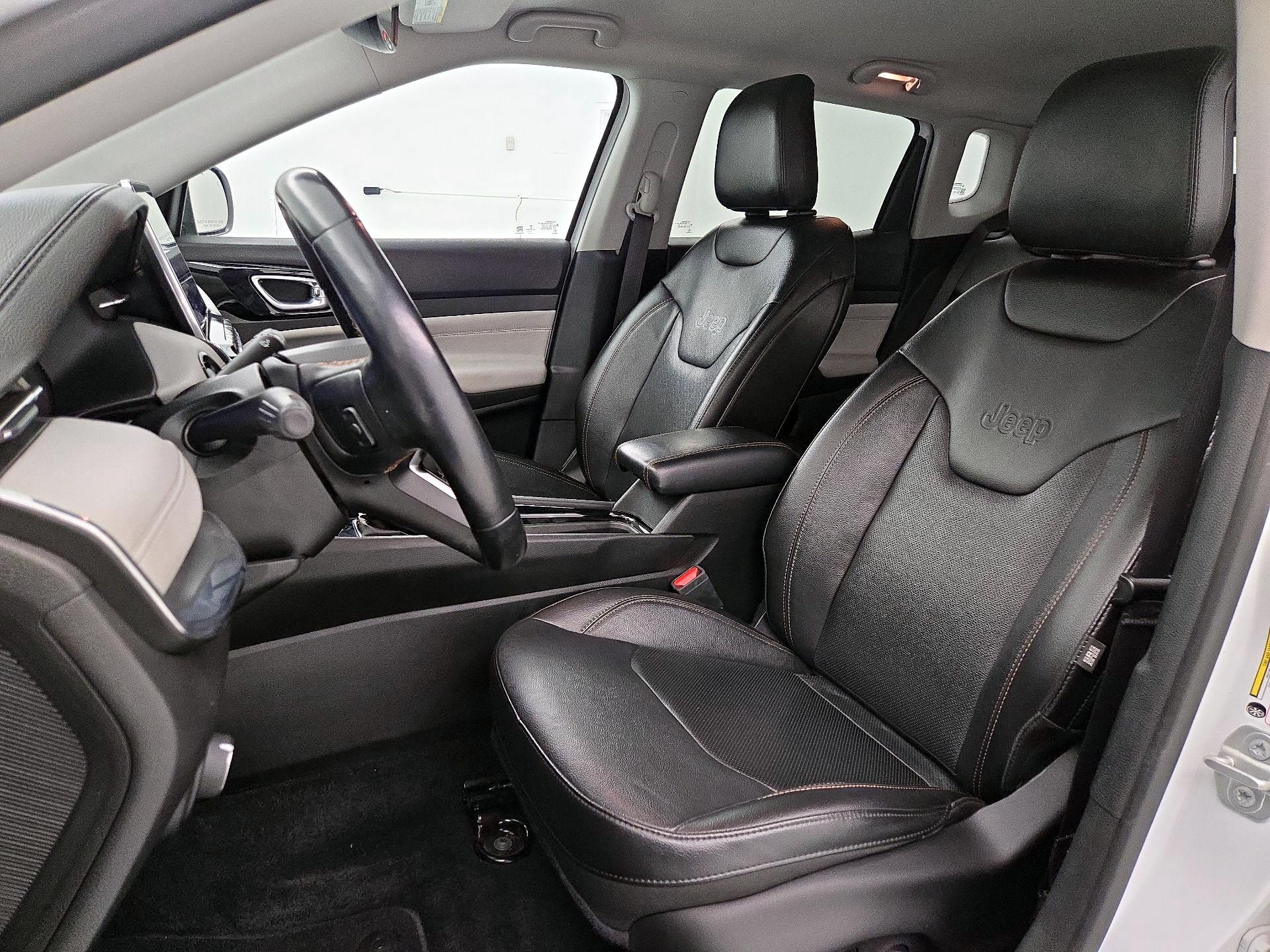 Thumbnail: 2022 Jeep Compass - 11