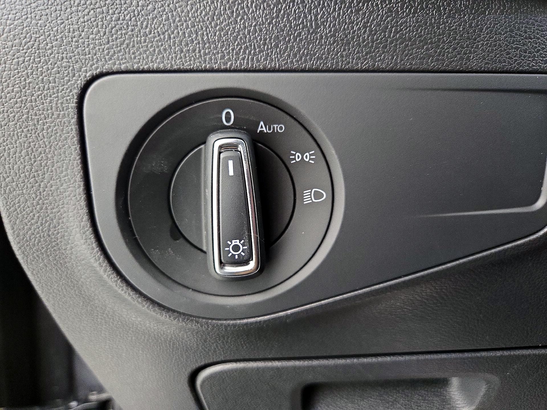 Thumbnail: 2022 Volkswagen Tiguan - 13