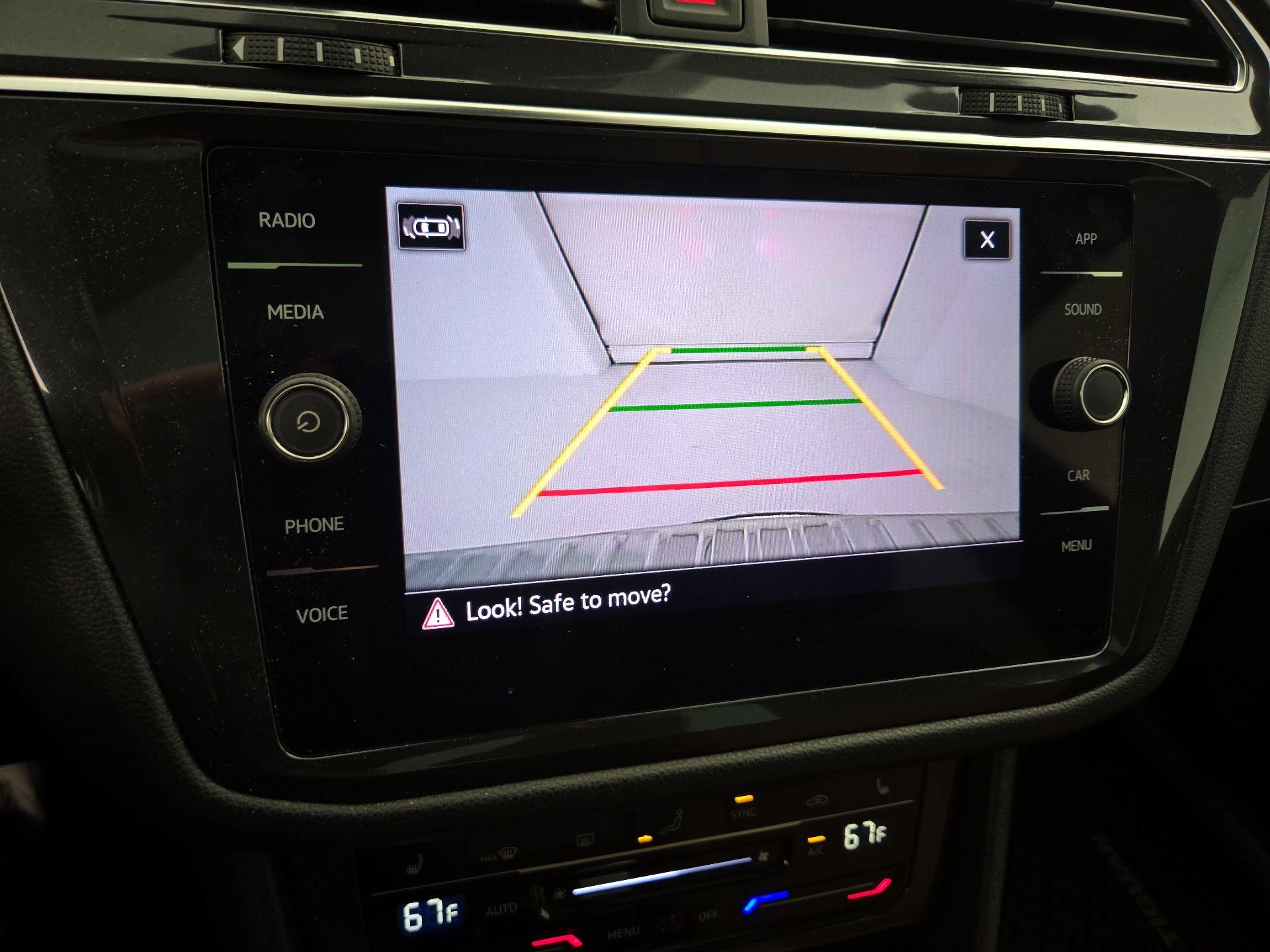 Thumbnail: 2022 Volkswagen Tiguan - 14