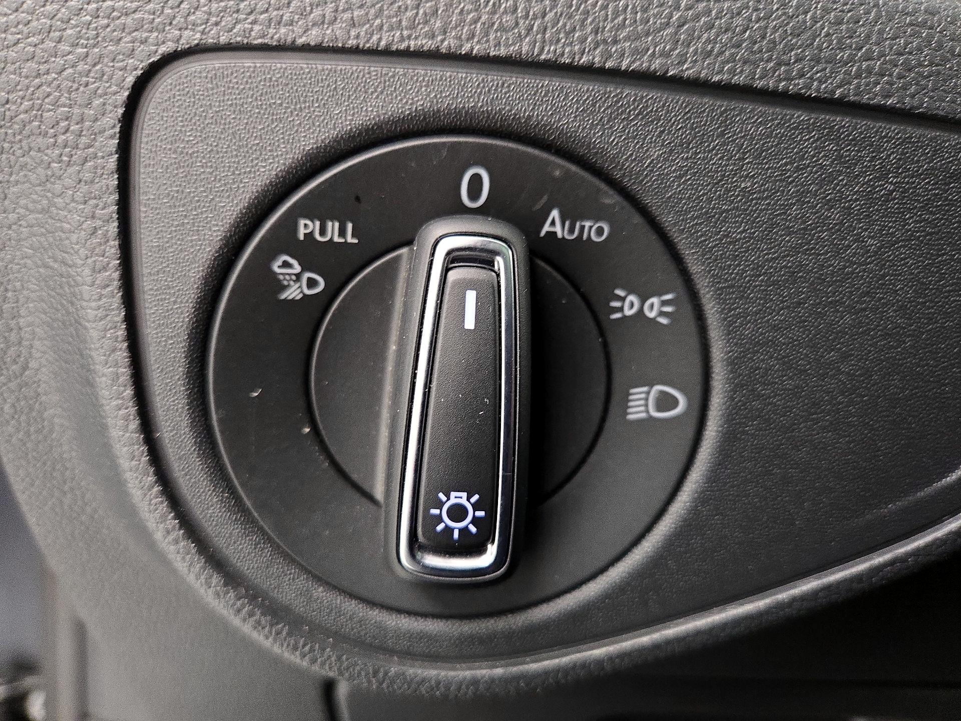 Thumbnail: 2022 Volkswagen Atlas - 13