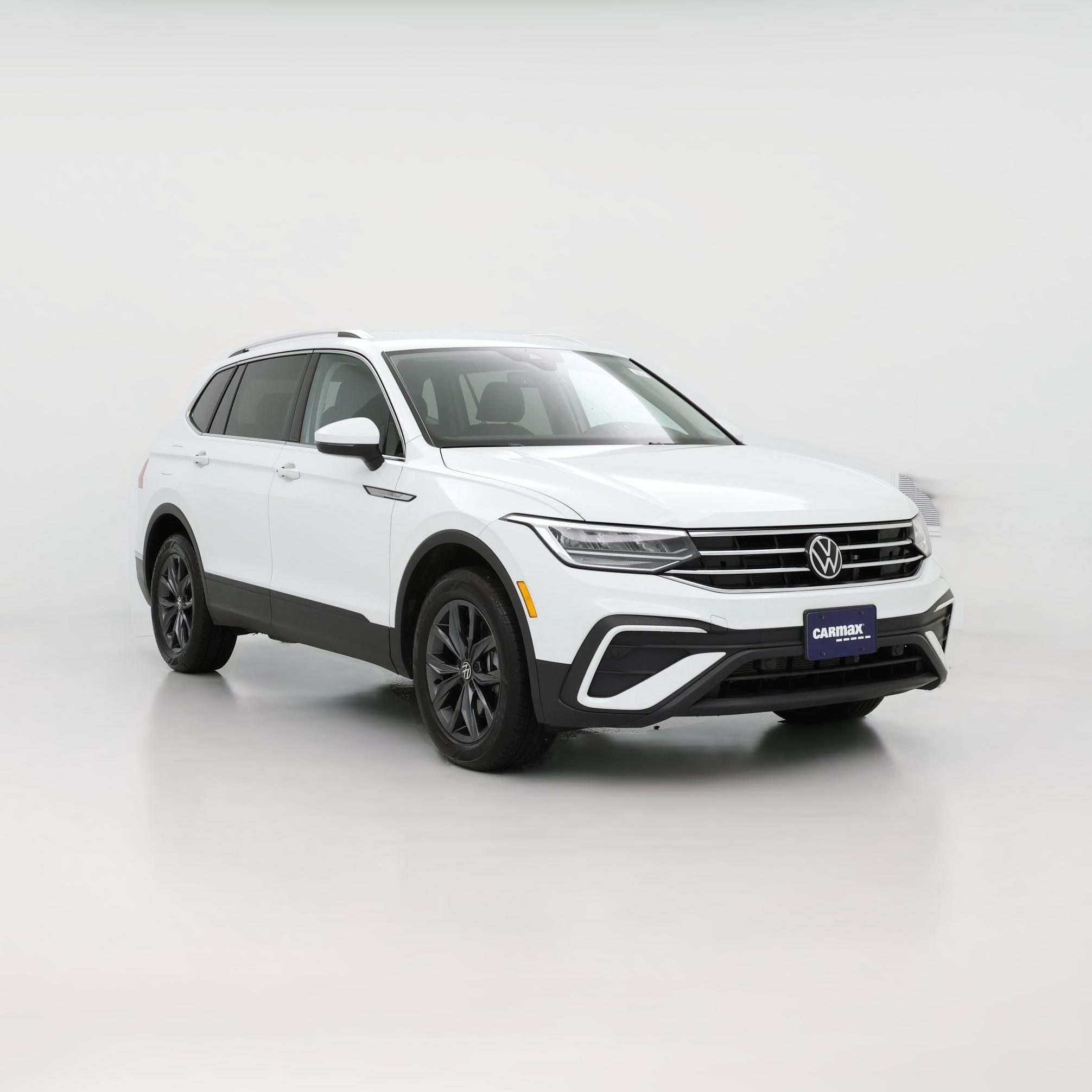 Thumbnail: 2022 Volkswagen Tiguan - 1