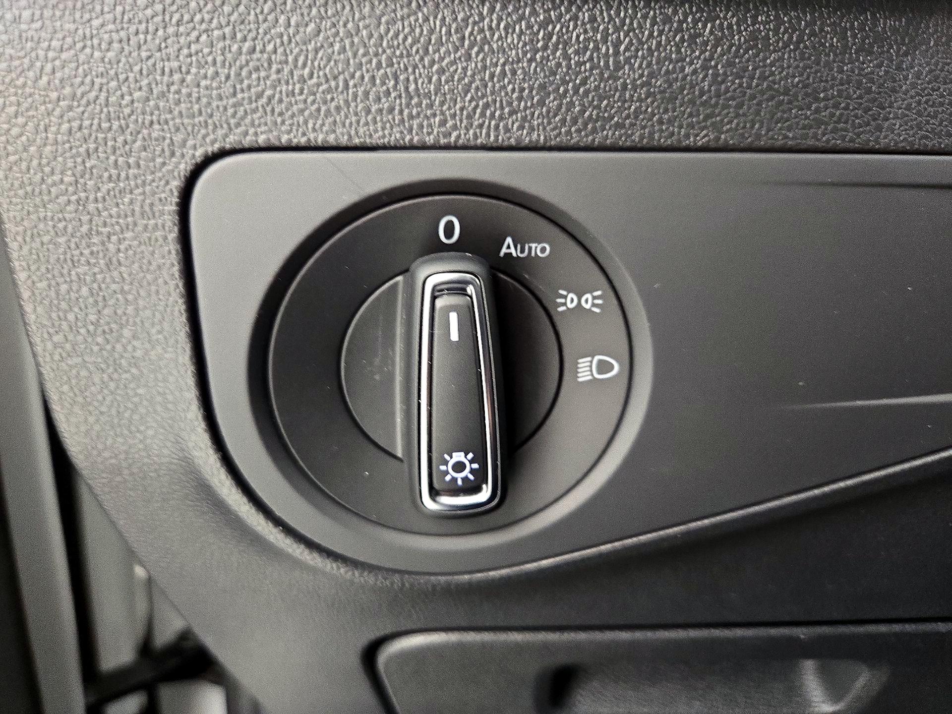 Thumbnail: 2022 Volkswagen Tiguan - 13