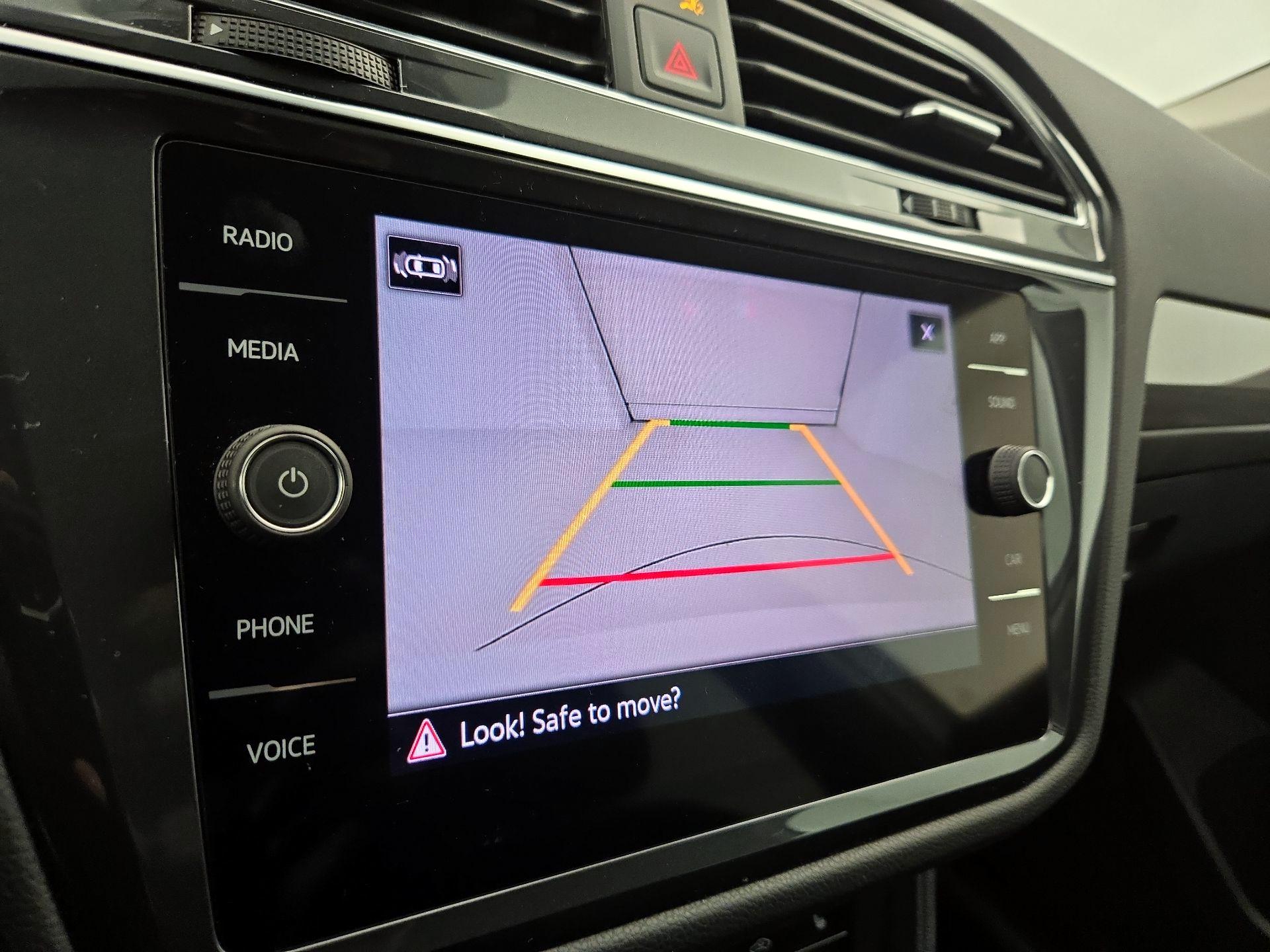 Thumbnail: 2022 Volkswagen Tiguan - 14