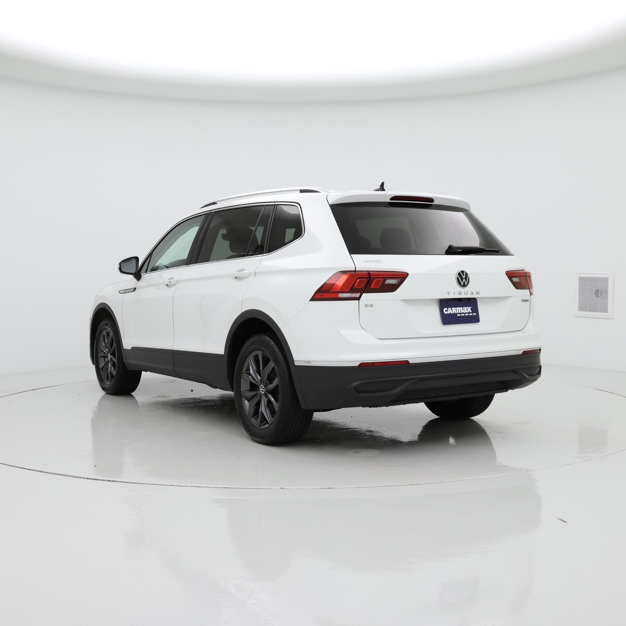 Thumbnail: 2022 Volkswagen Tiguan - 2