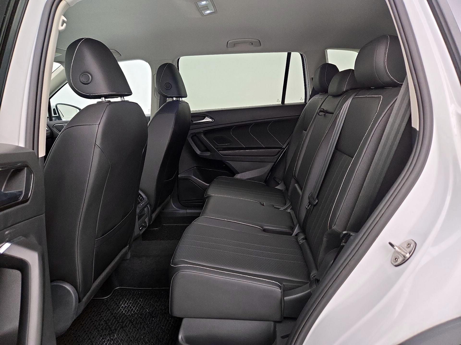 Thumbnail: 2022 Volkswagen Tiguan - 19