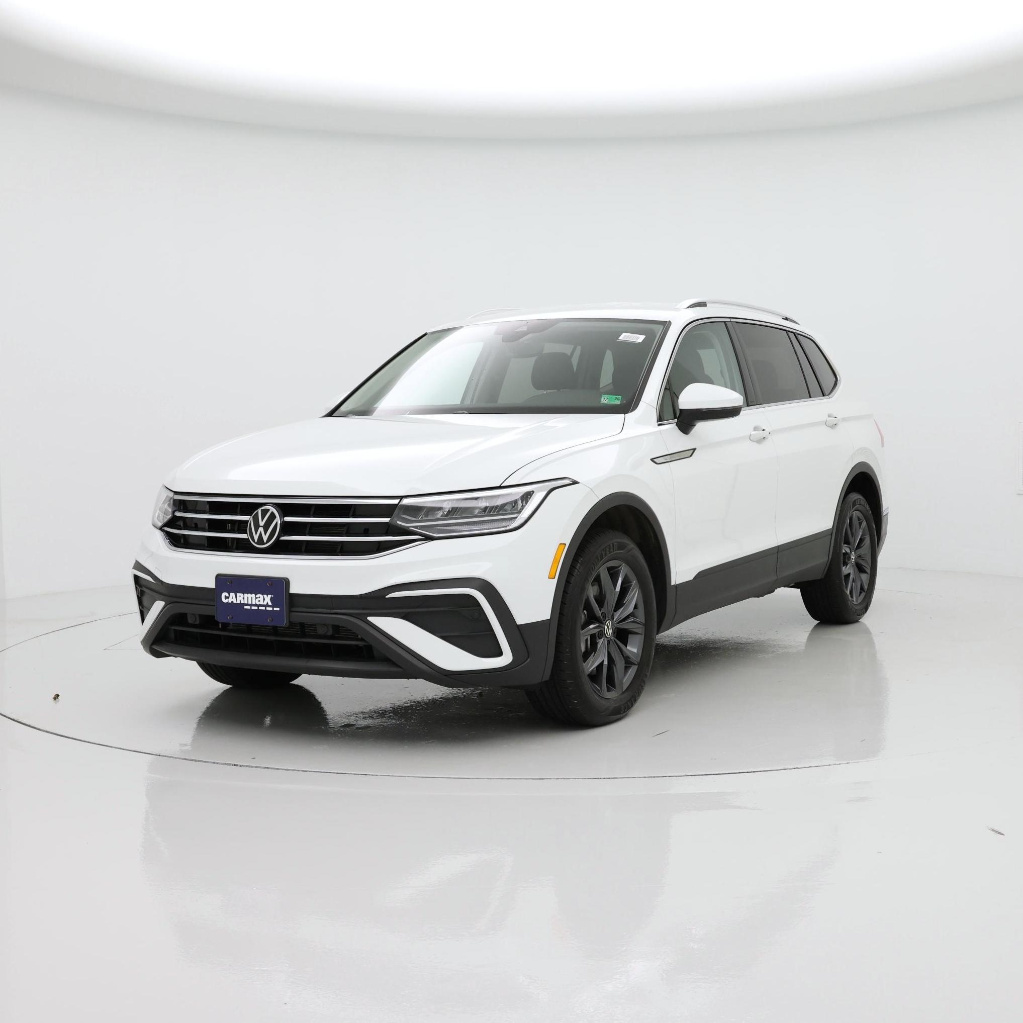 Thumbnail: 2022 Volkswagen Tiguan - 4