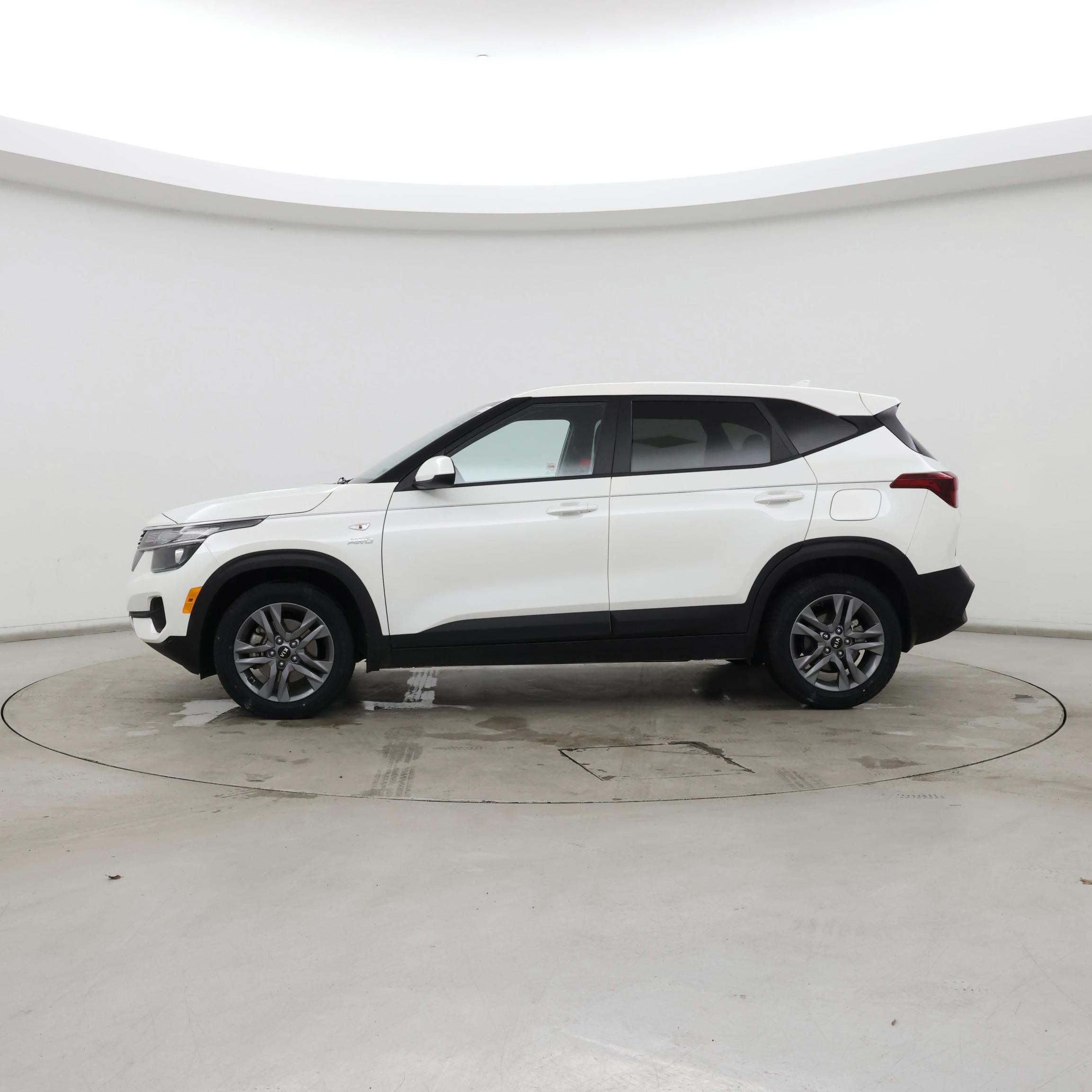 Thumbnail: 2021 Kia Seltos - 3