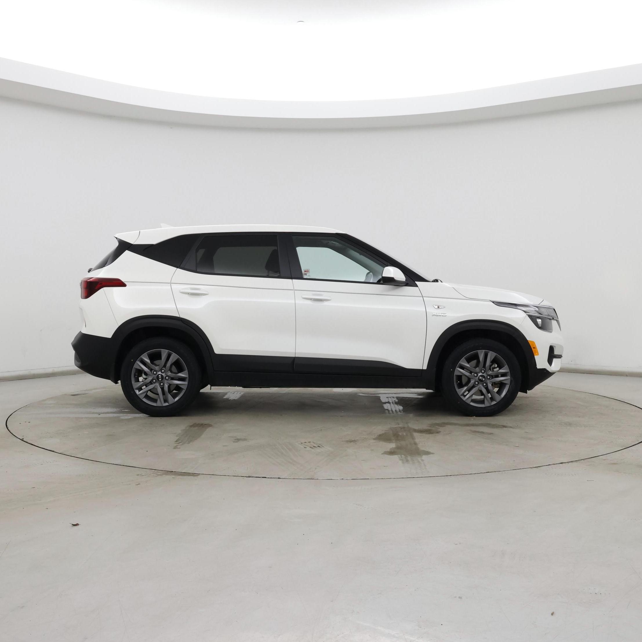 Thumbnail: 2021 Kia Seltos - 7