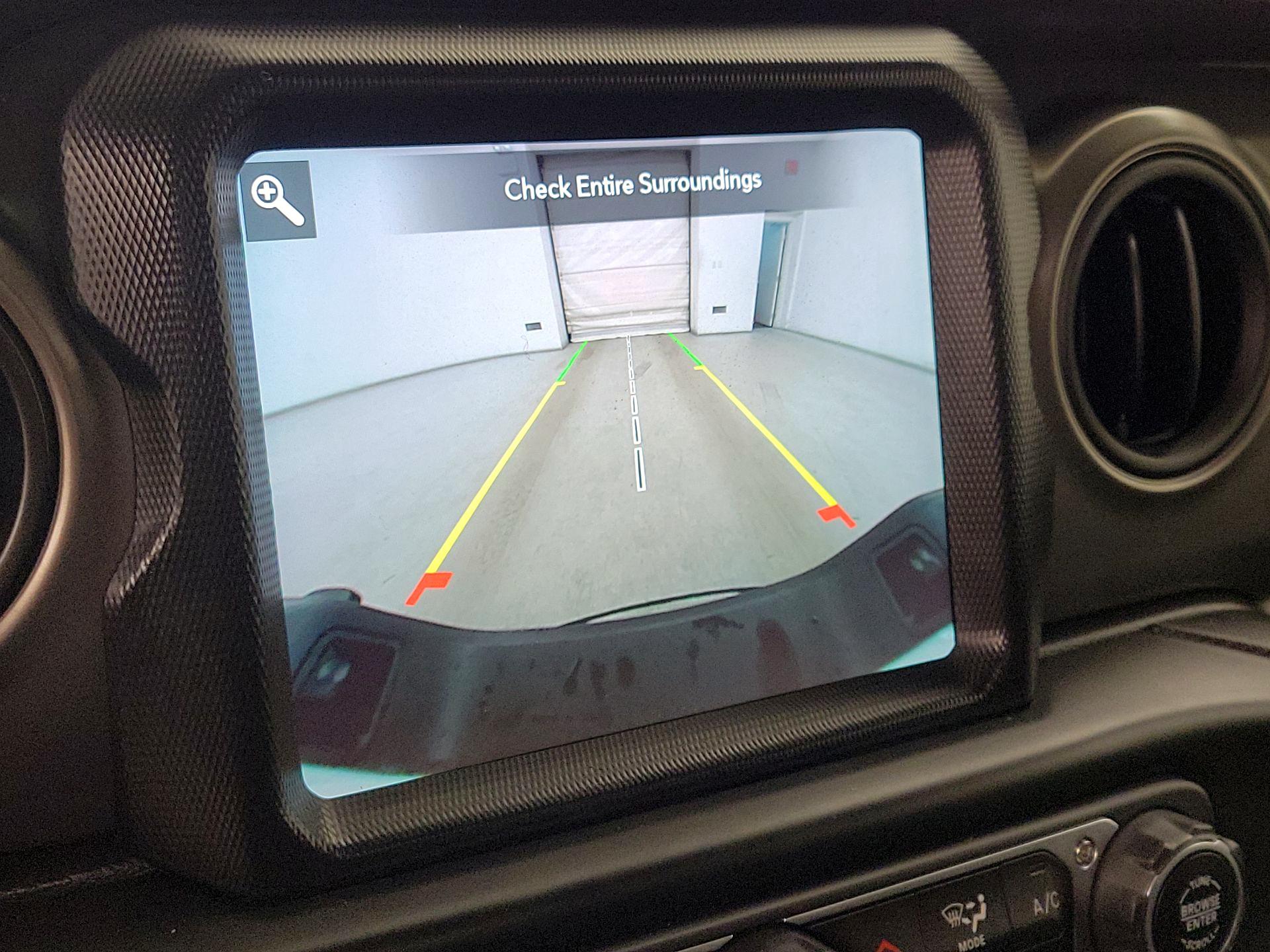 Thumbnail: 2023 Jeep Gladiator - 15