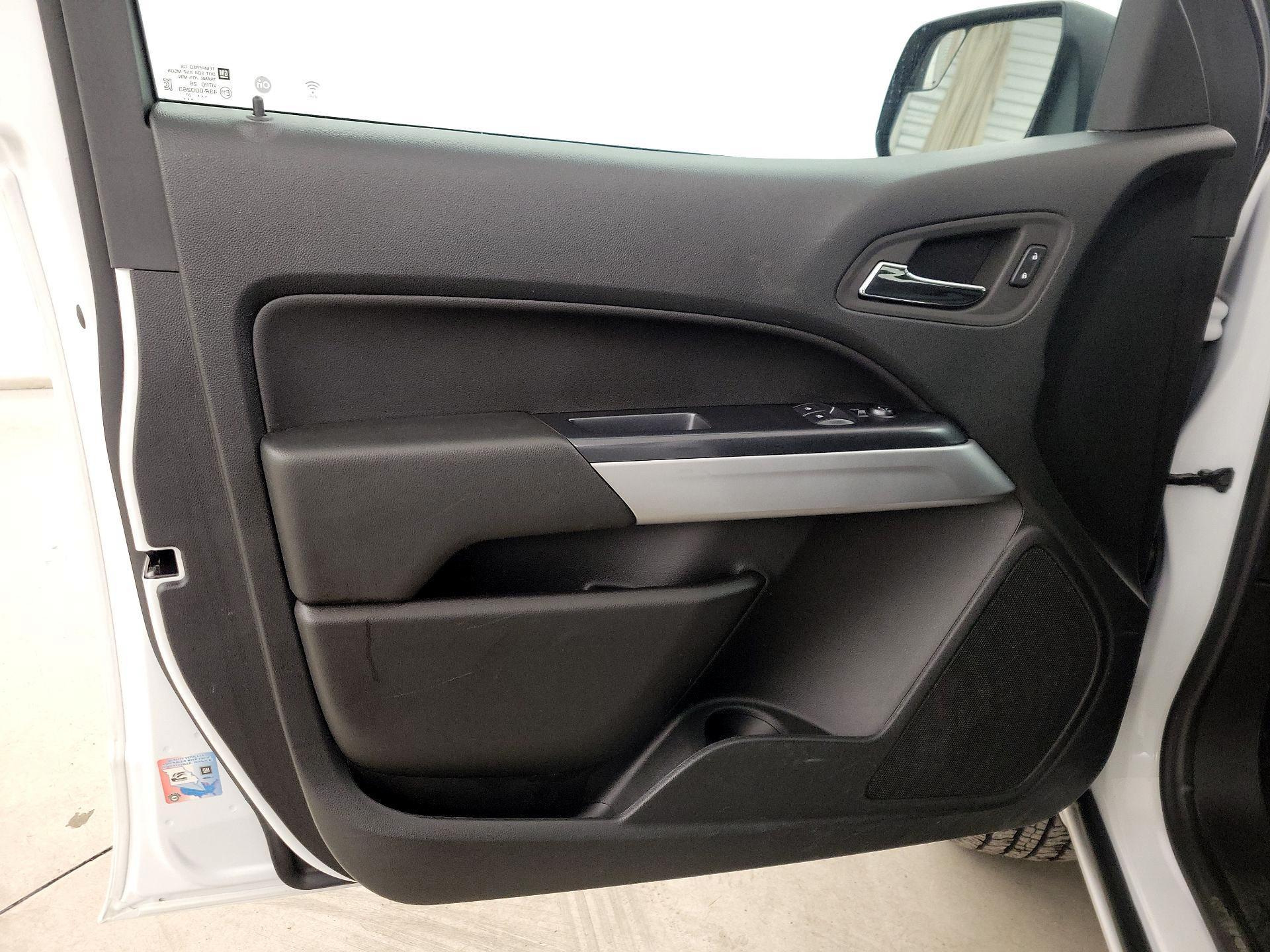 Thumbnail: 2022 Chevrolet Colorado - 12