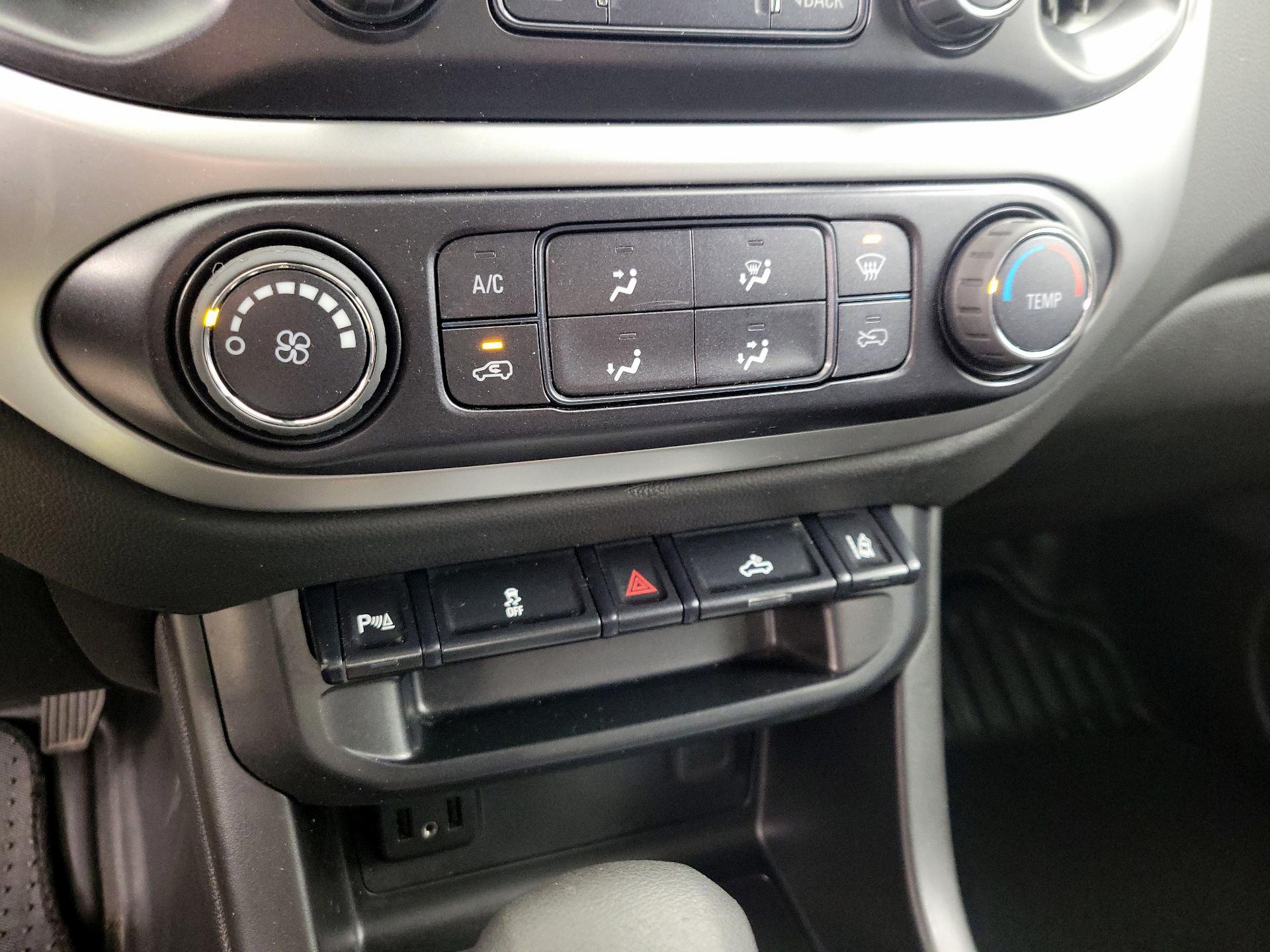 Thumbnail: 2022 Chevrolet Colorado - 16