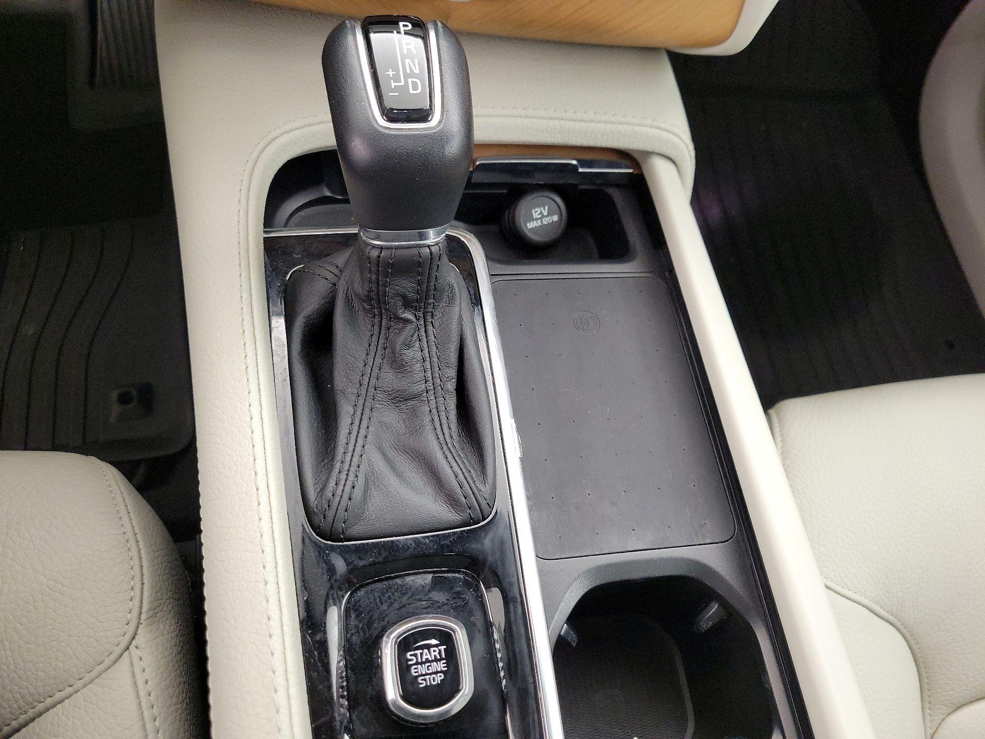 Thumbnail: 2022 Volvo XC90 - 18